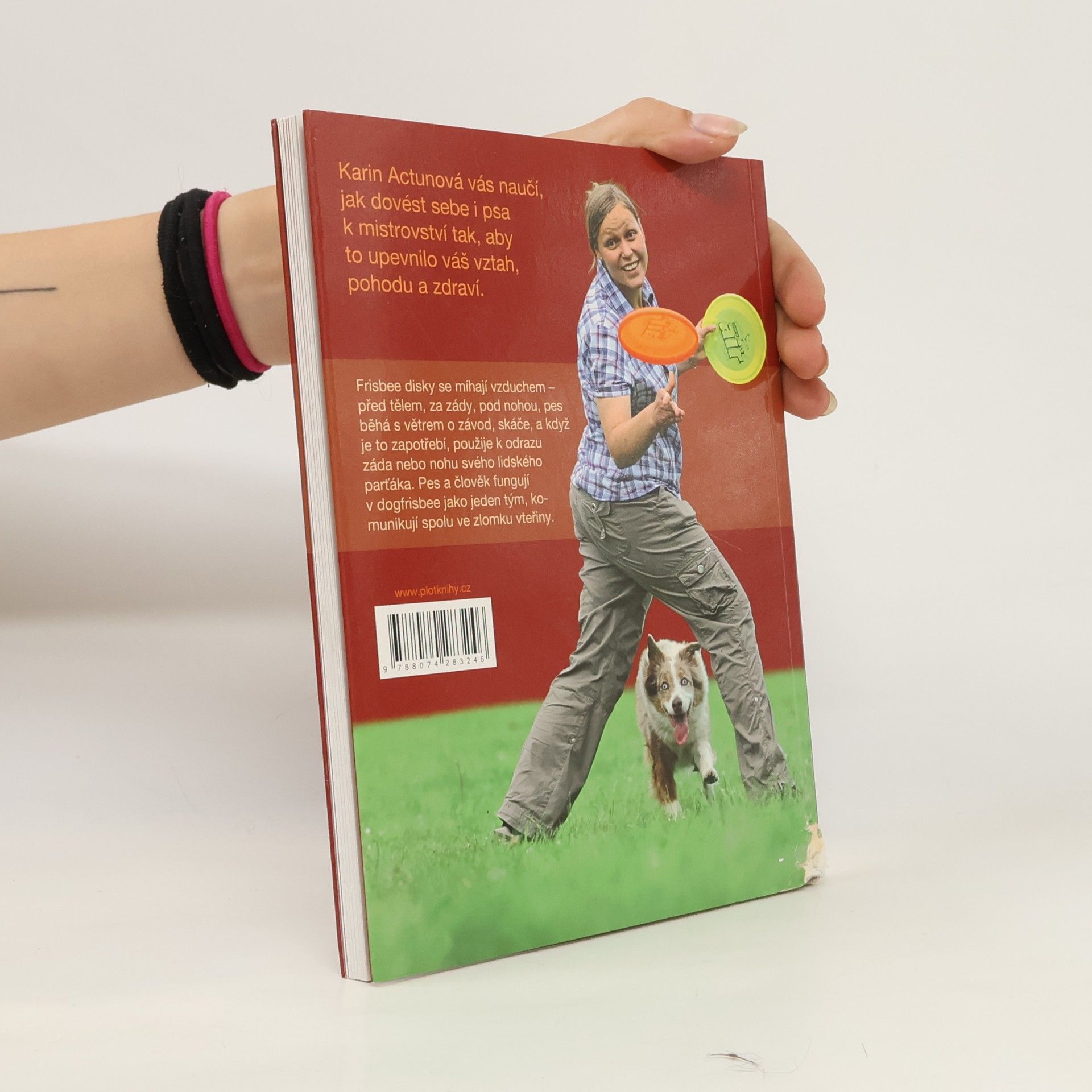 Karin Actun Dogfrisbee: rychlé disky, mrštné skoky
