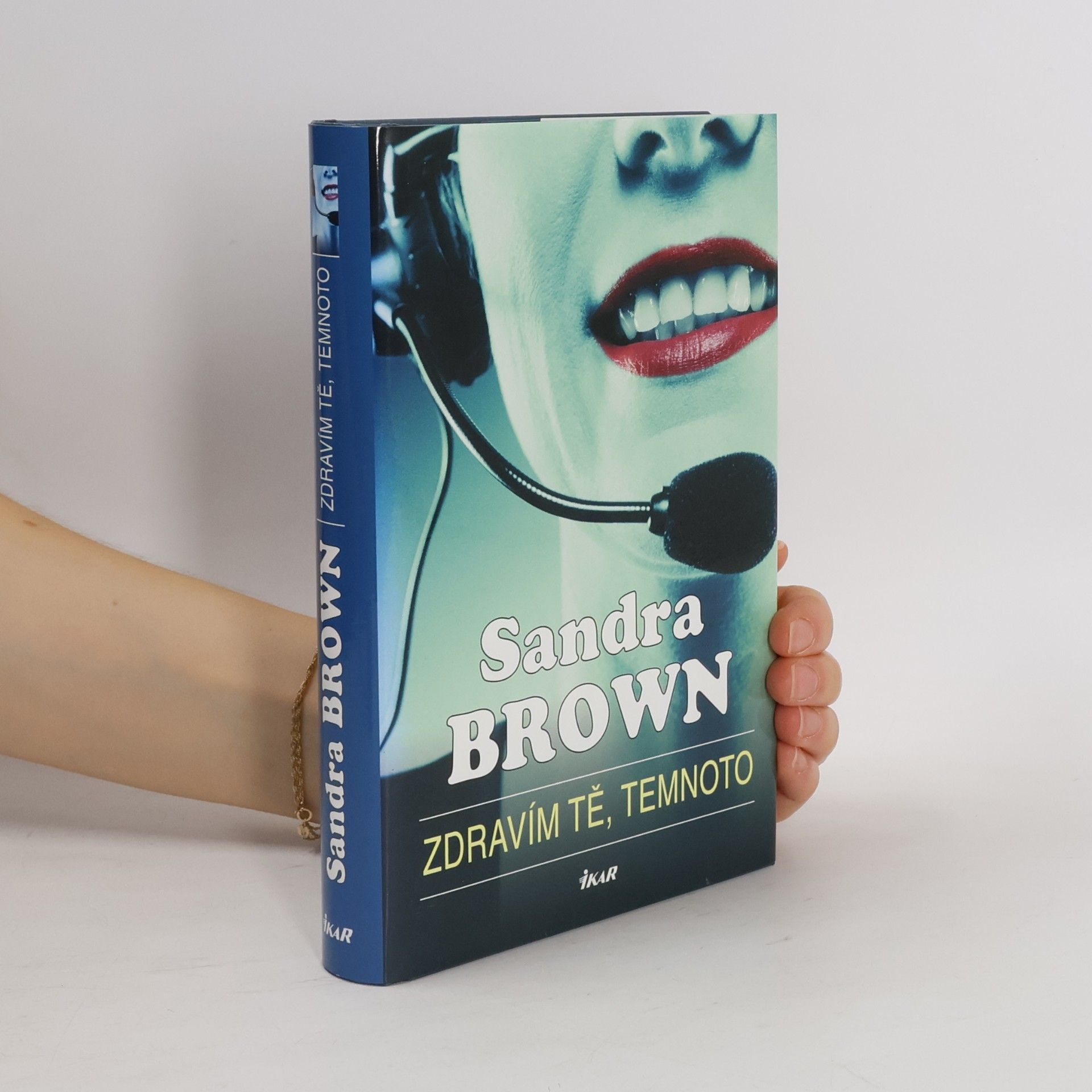 Sandra Brown Zdravím tě, temnoto