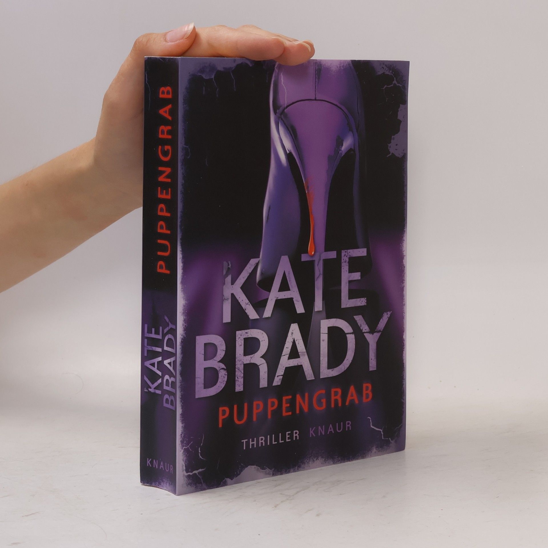 Kate Brady Puppengrab