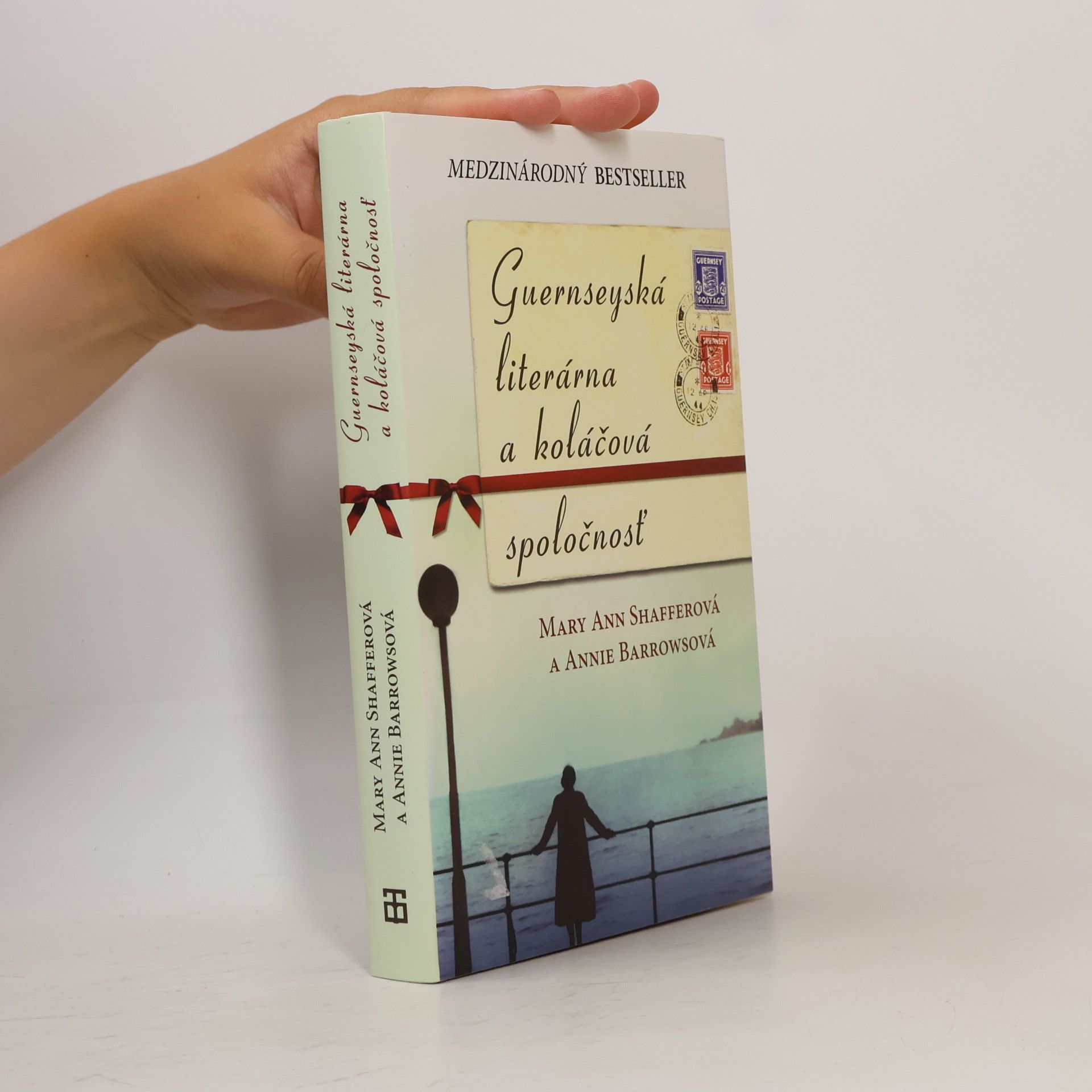 Mary Ann Shaffer Guernseyská literárna a koláčová spoločnosť
