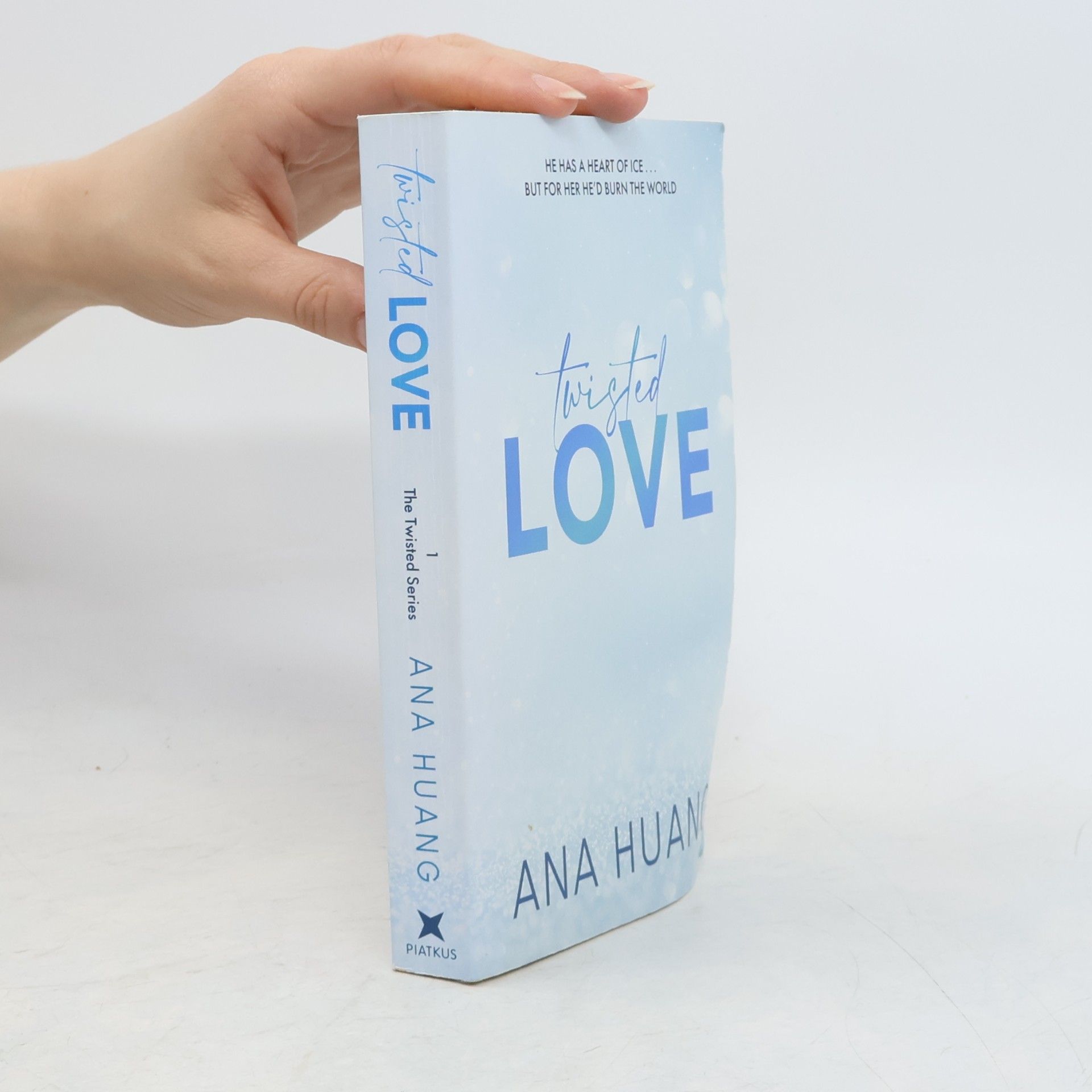 Ana Huang Twisted love. Twisted book one