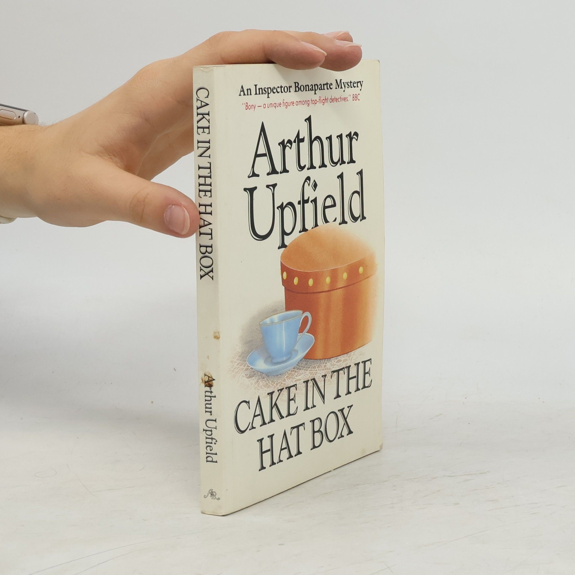 An Inspector Bonaparte Mystery: Cake in the Hat Box