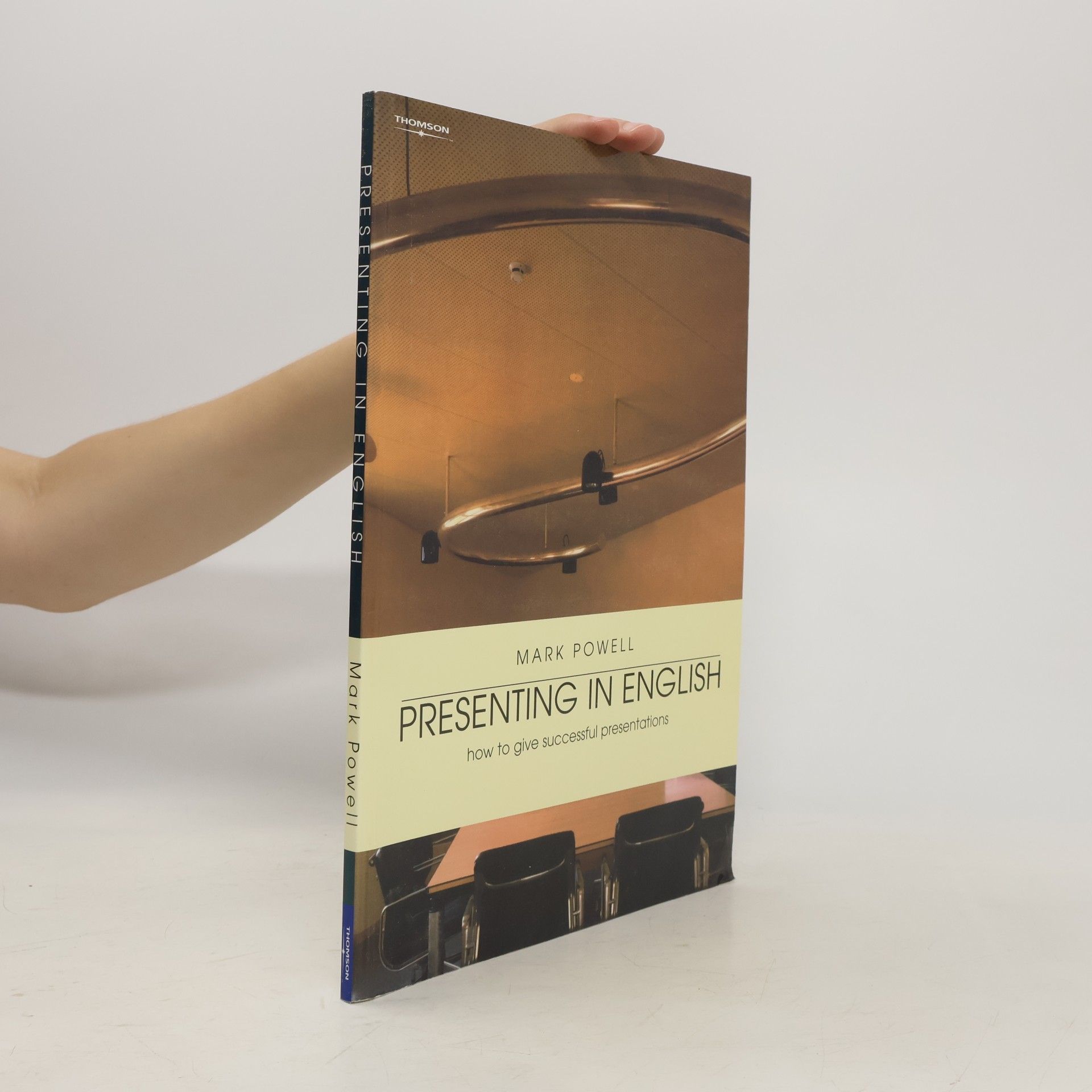 Presenting in English : how to give successful presentations