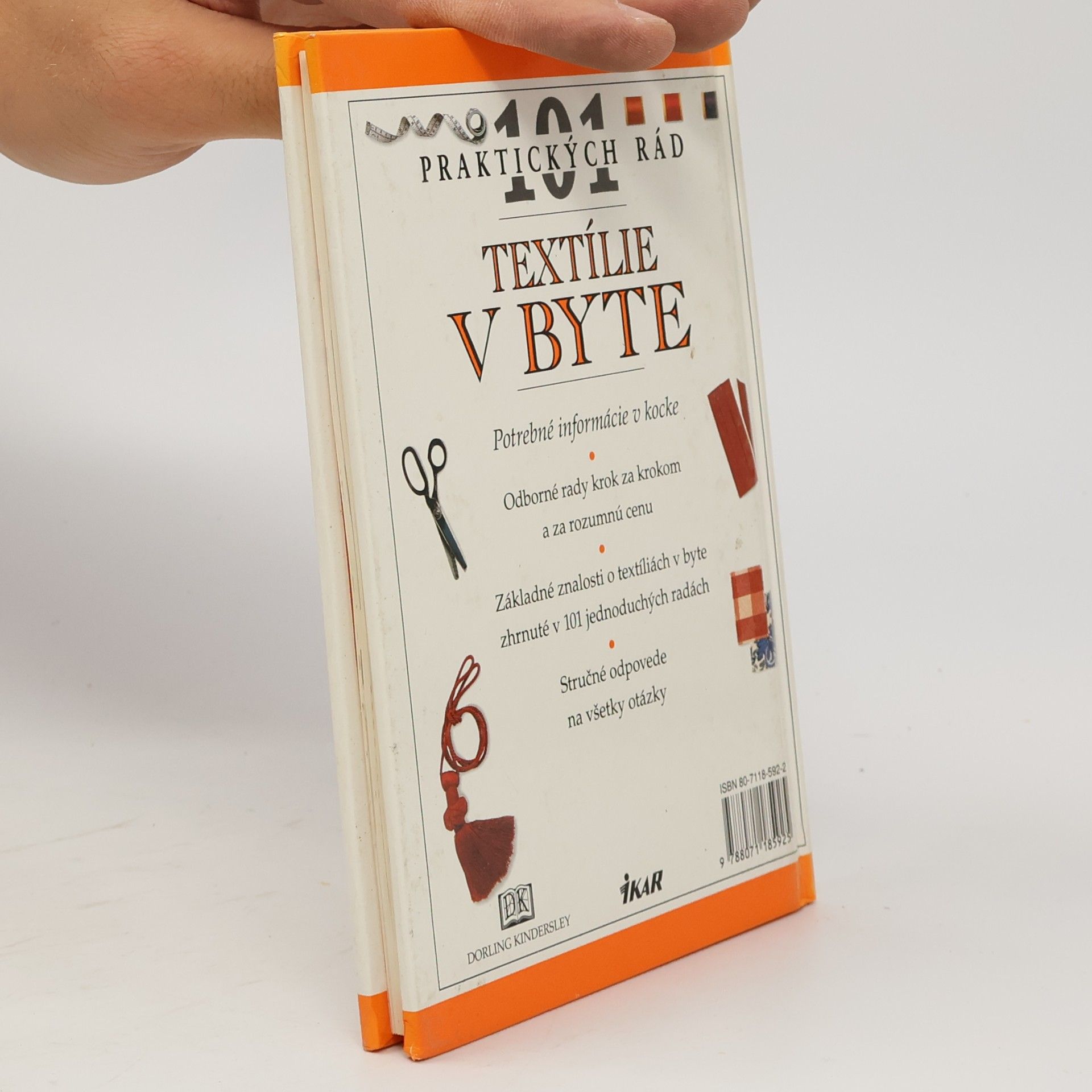 Julia Barnard Textílie v byte