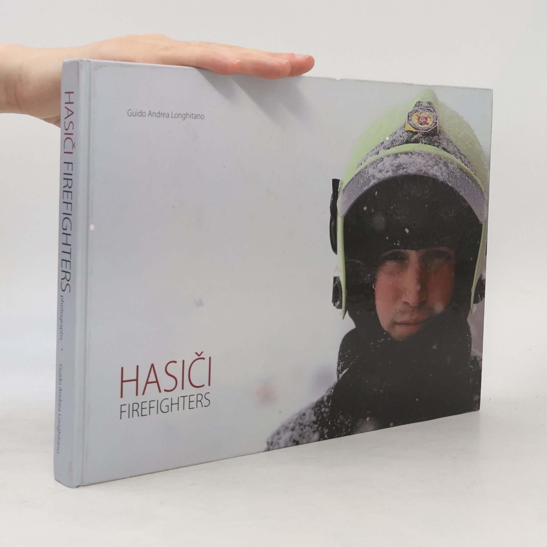 Guido Andrea Longhitano Hasiči = Firefighters