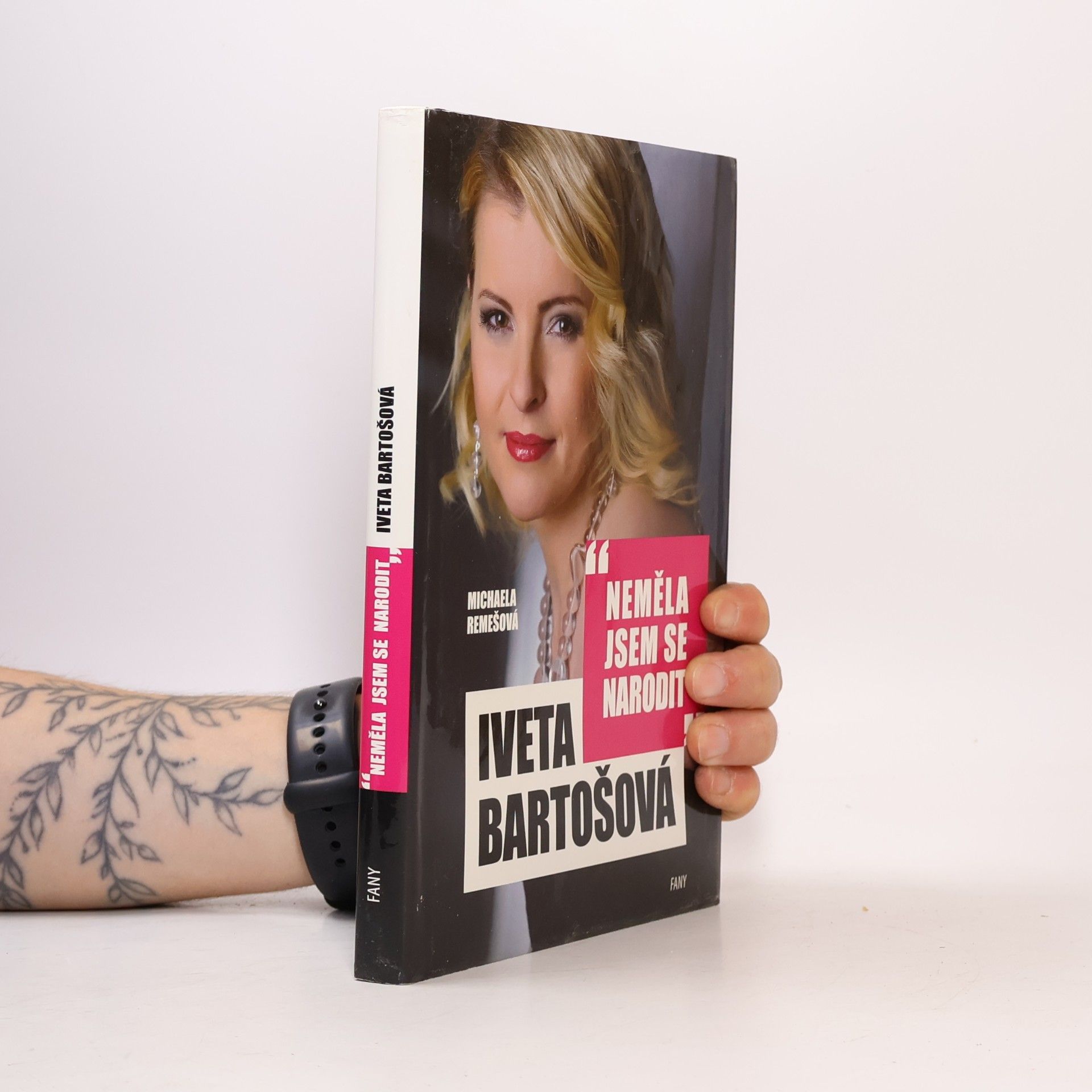 Iveta Bartošová Iveta Bartošová. Neměla jsem se narodit
