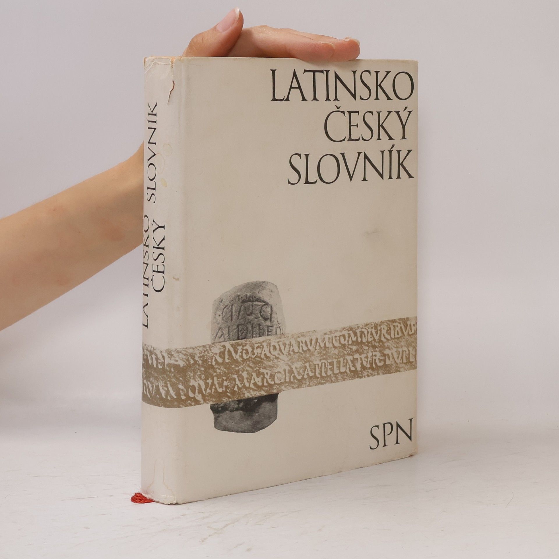 AA.VV. Latinsko-český slovník