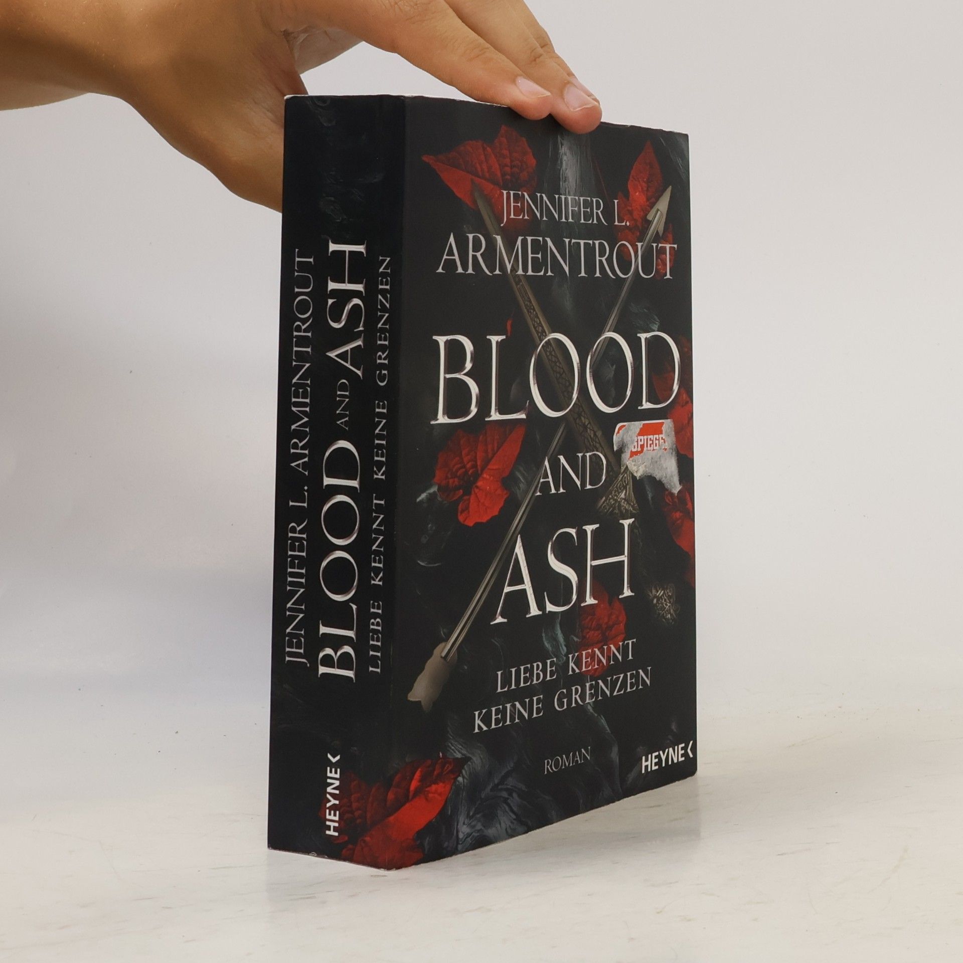 Jennifer L. Armentrout Blood and Ash