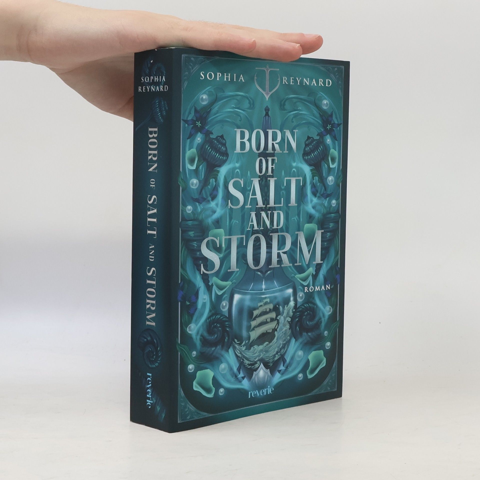 Sophia Reynard Seakissed - 1: Born of Salt and Storm