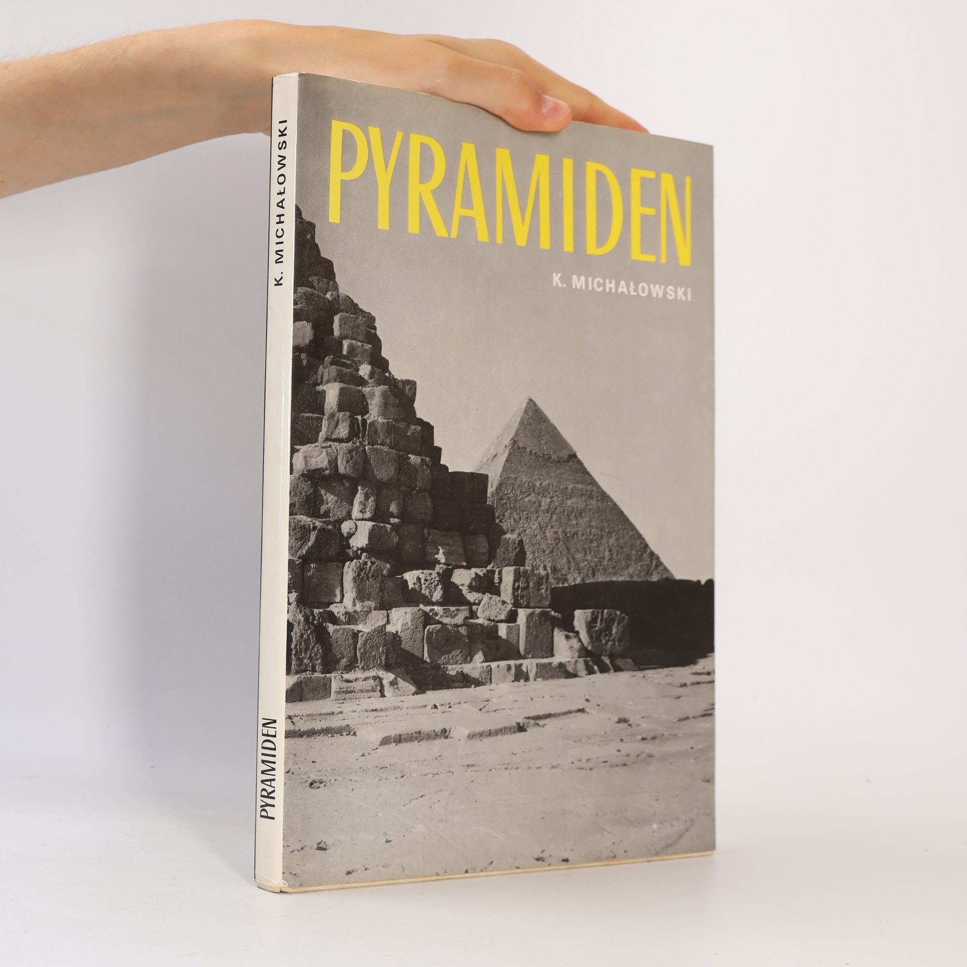 Pyramiden und Mastabas