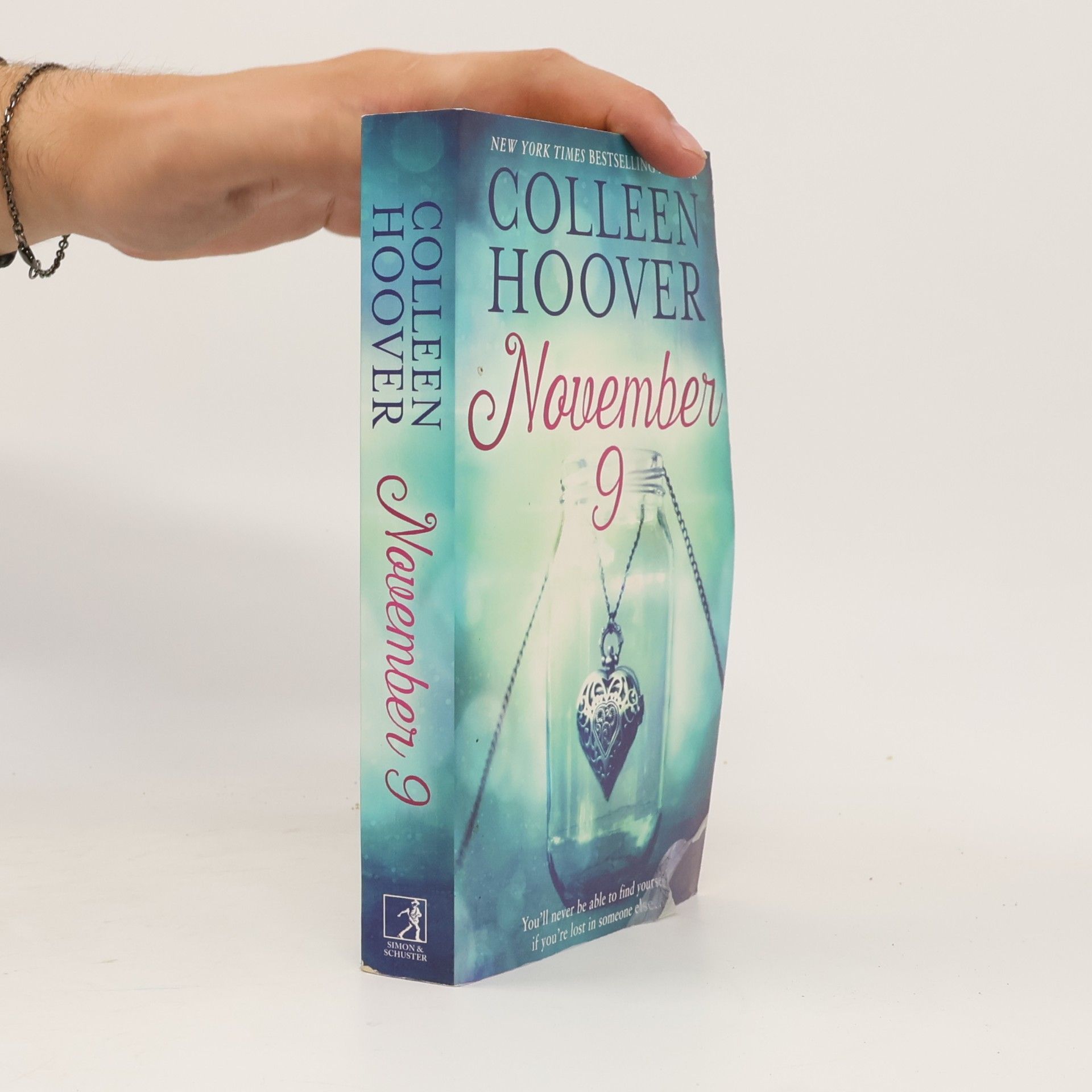 Colleen Hooverová November 9
