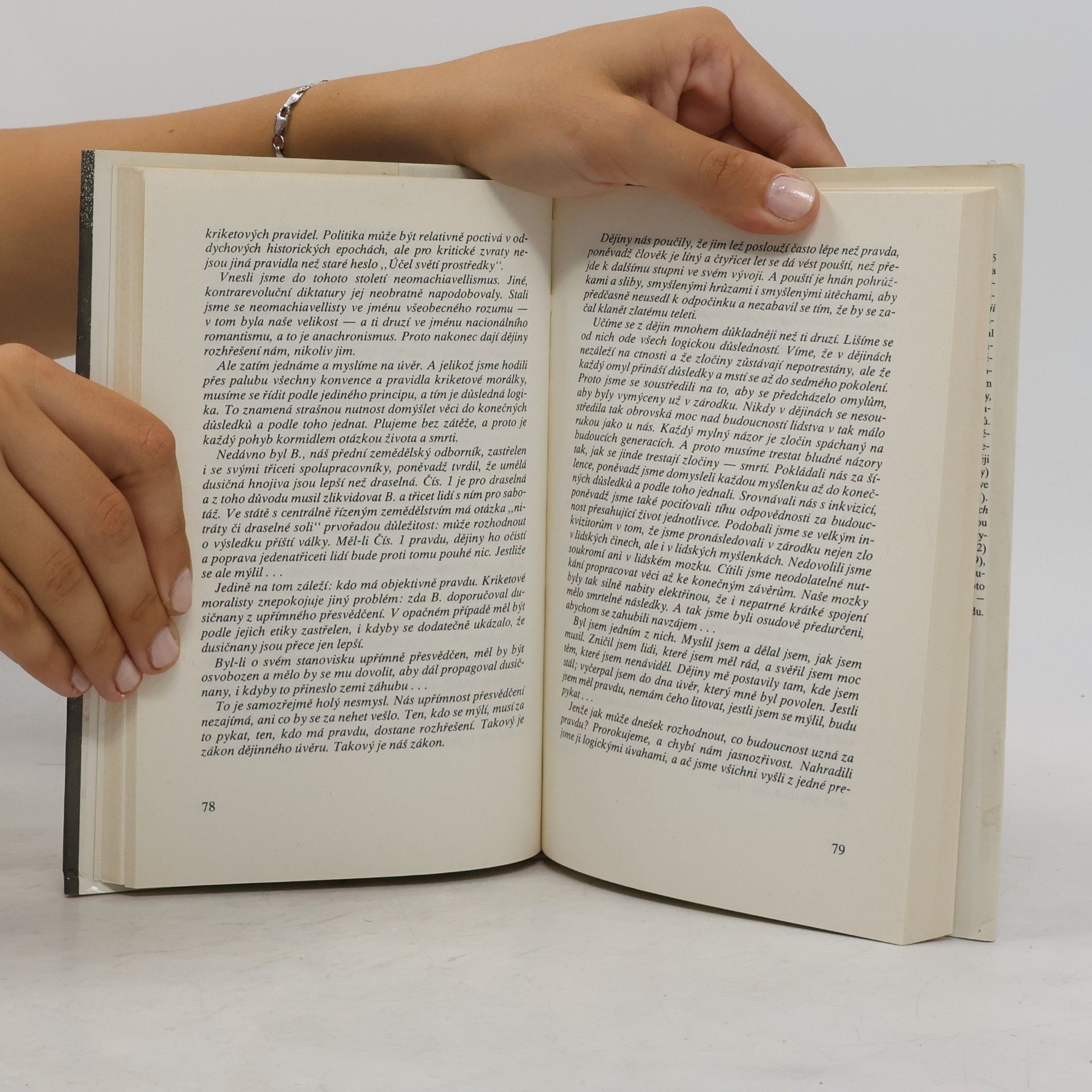 Arthur Koestler Tma o polednách