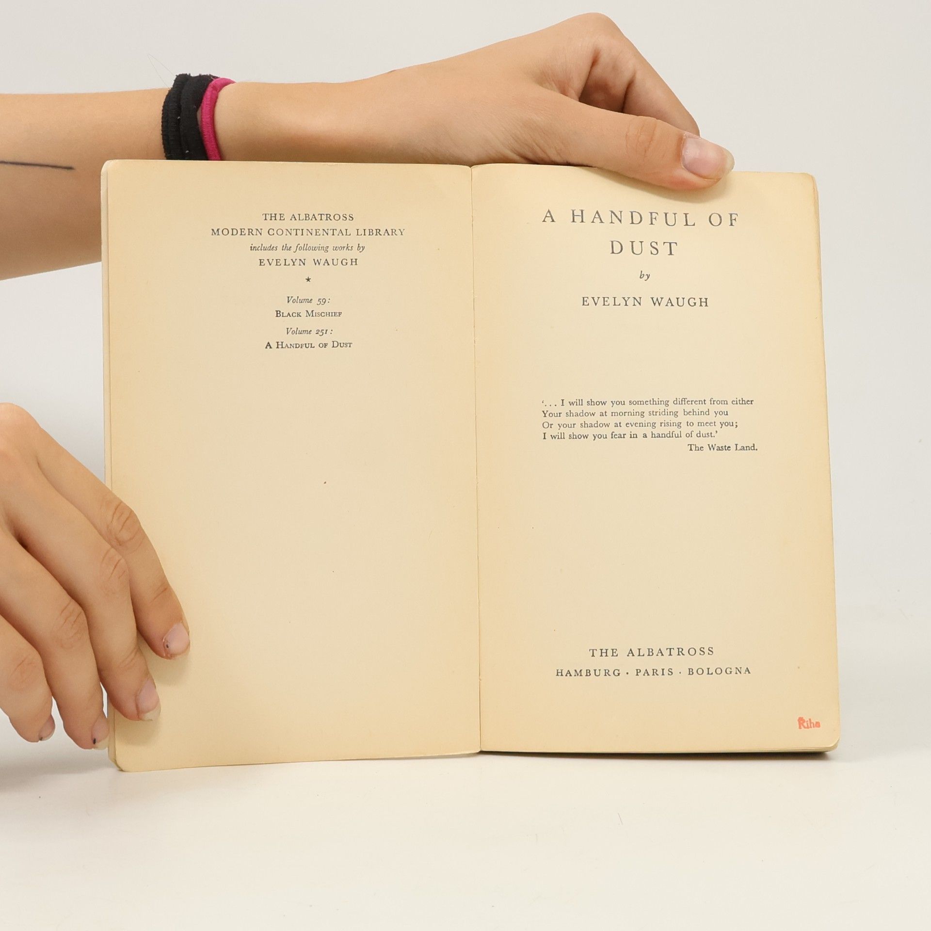 Evelyn Waugh A Handful of Dust