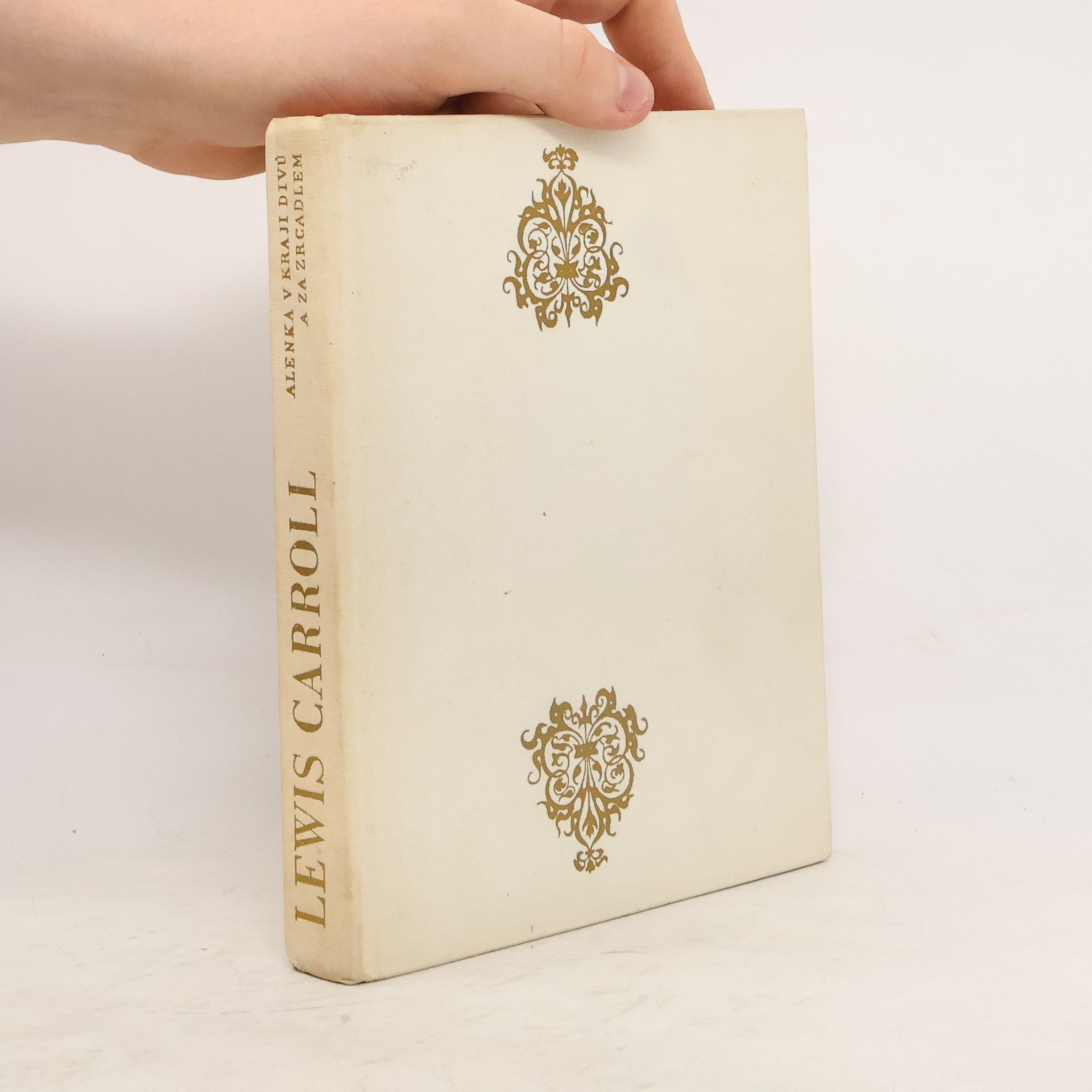 Lewis Carroll Alenka v kraji divů a za zrcadlem