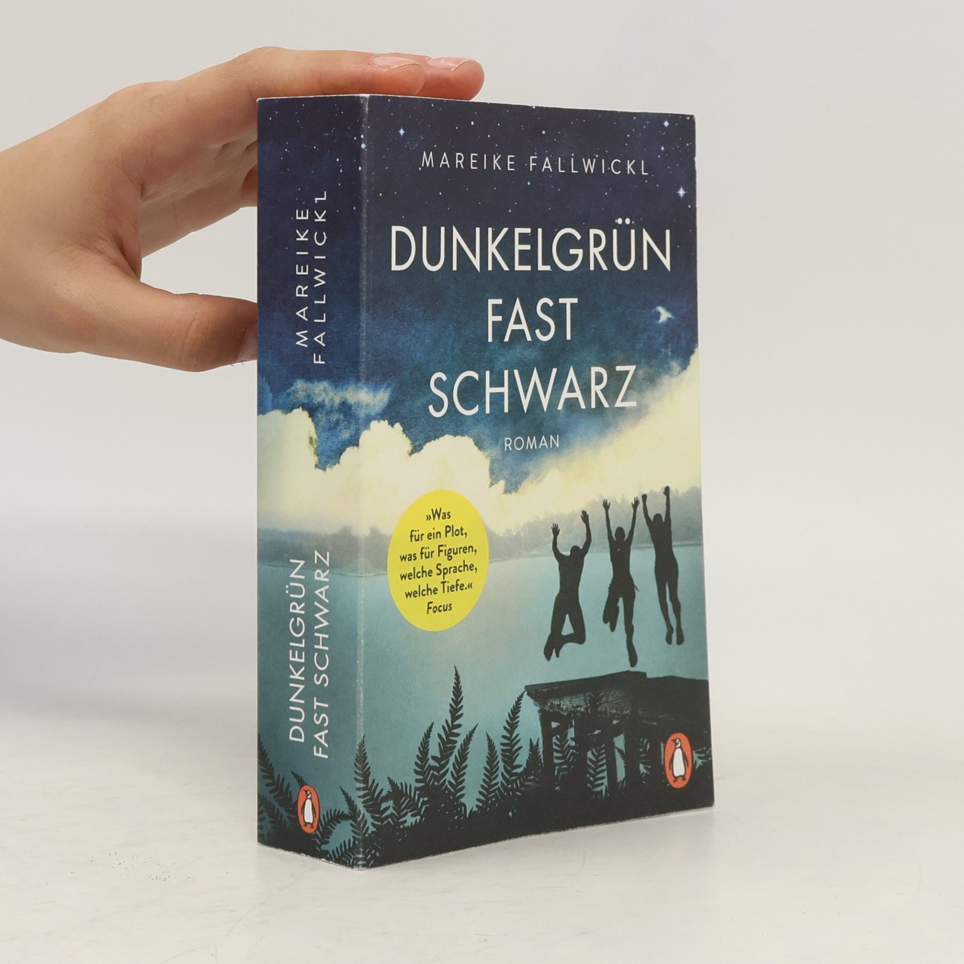 Mareike Fallwickl Dunkelgrün fast schwarz
