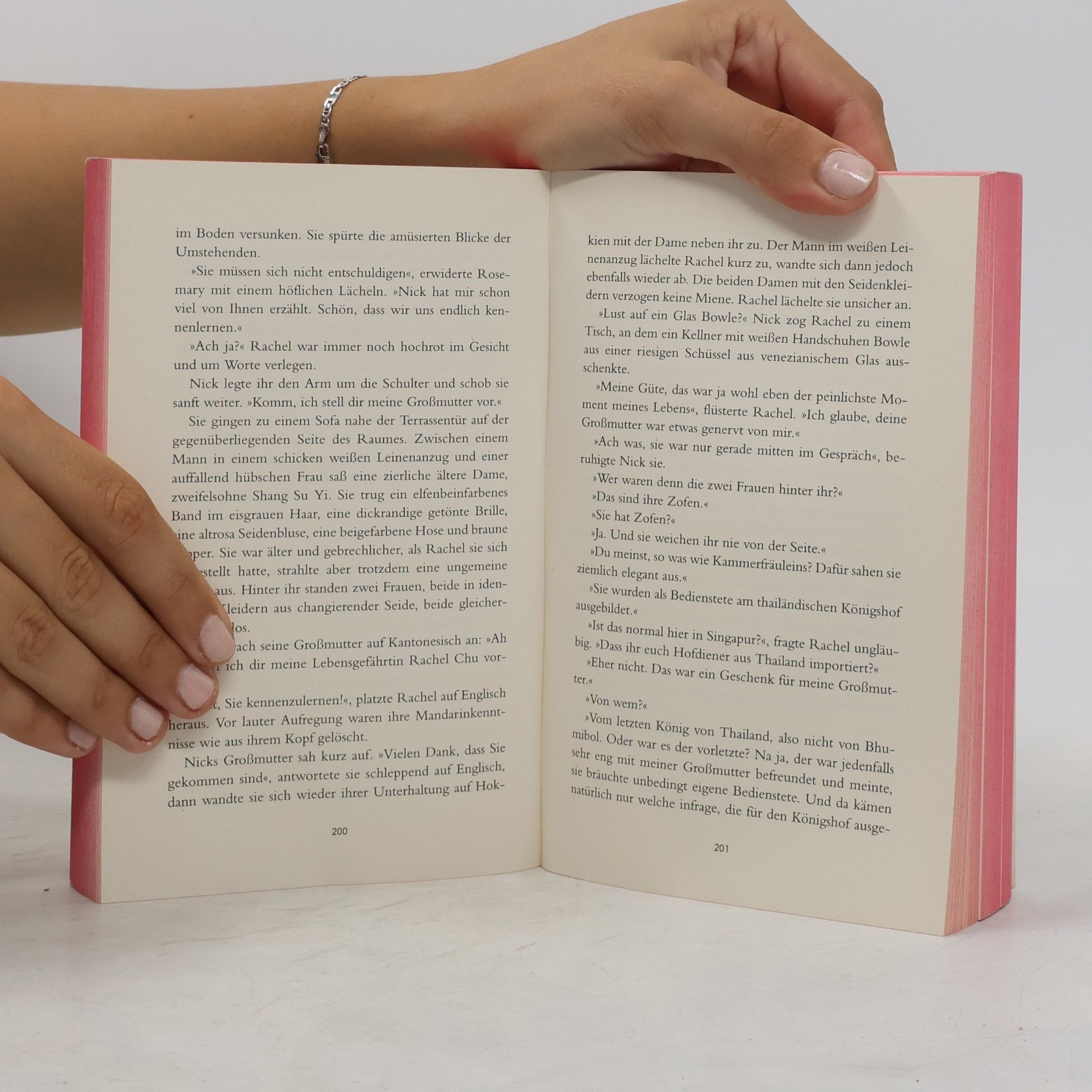 Kevin Kwan Crazy Rich Asians