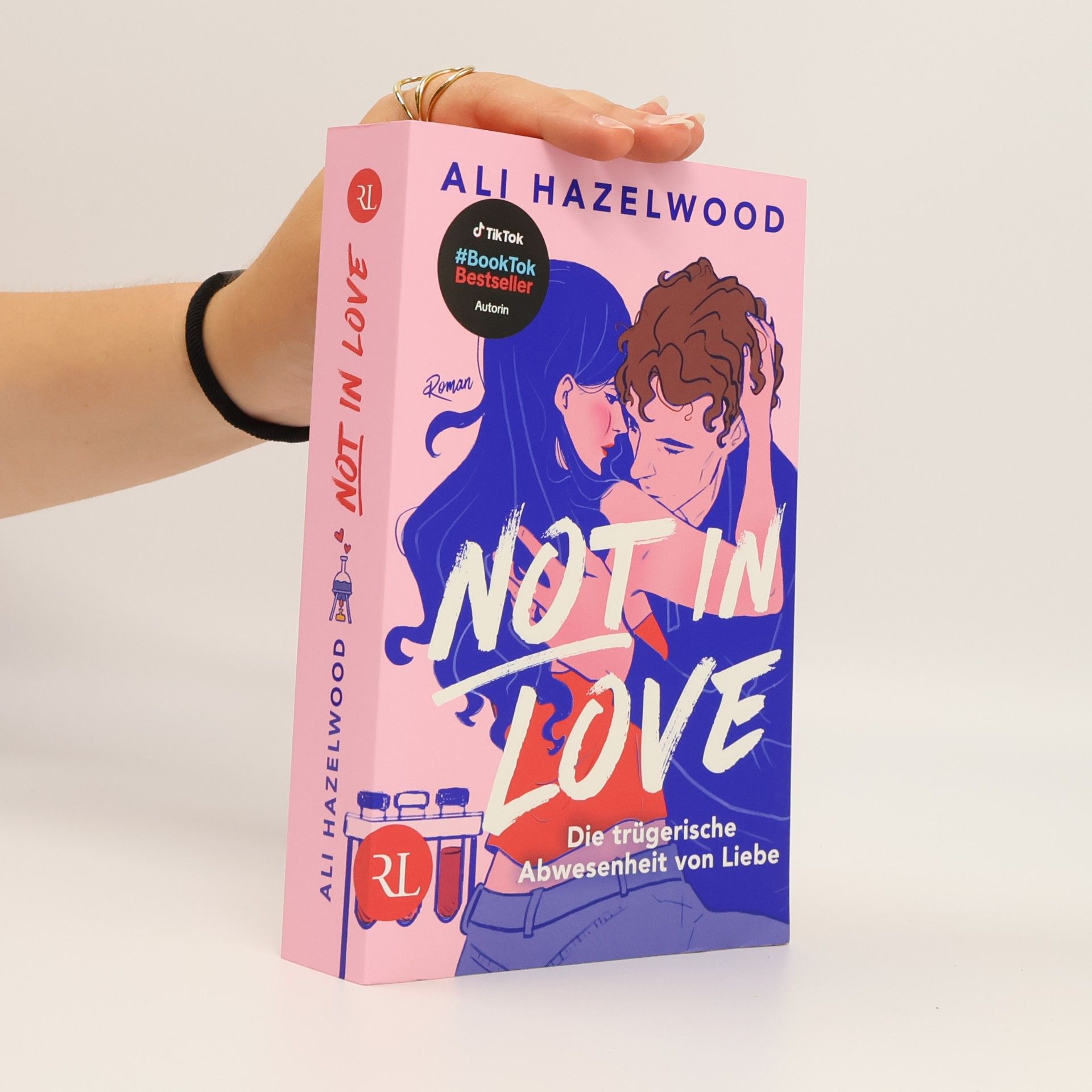 Ali Hazelwood Not in Love - Die trügerische Abwesenheit von Liebe