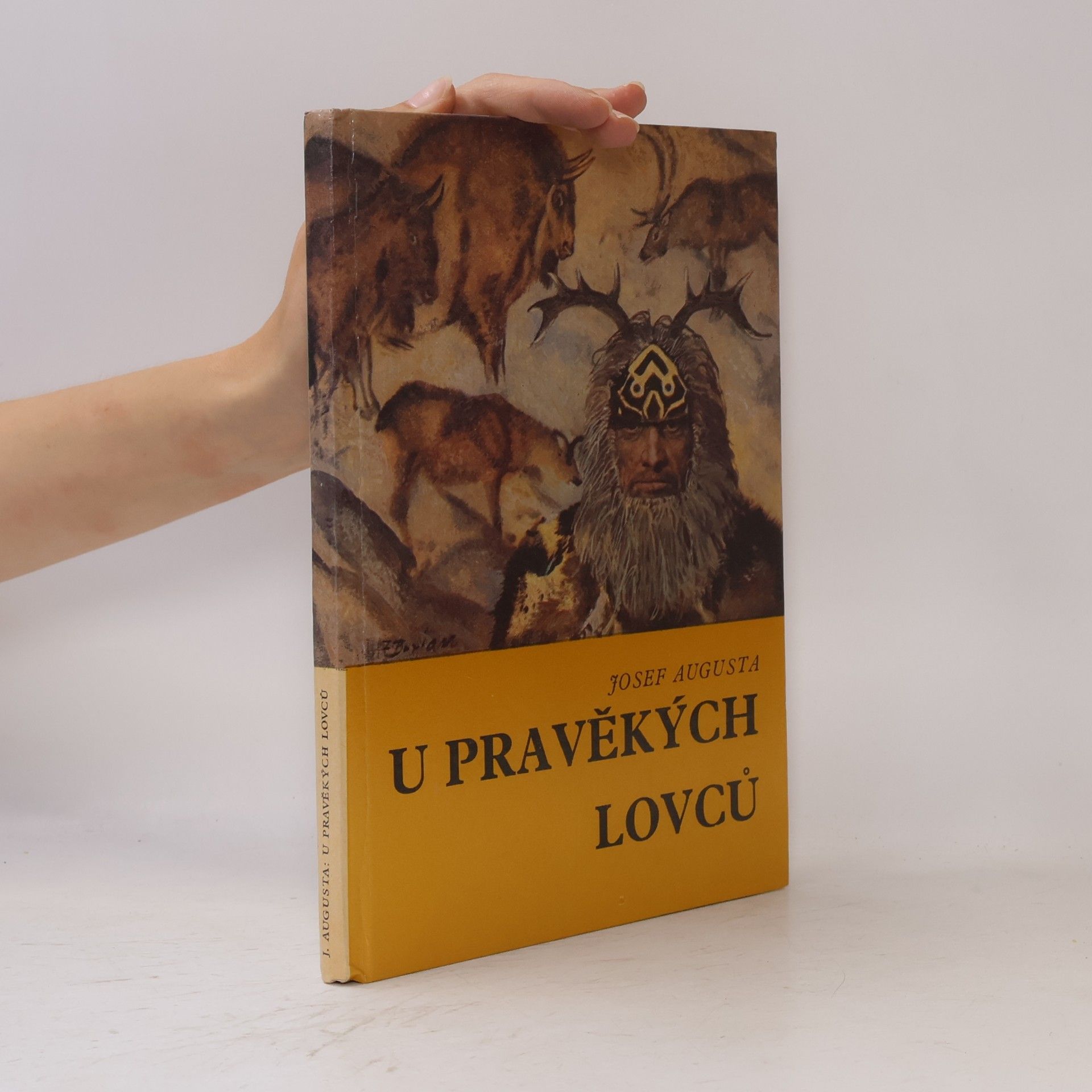 Josef Augusta U pravěkých lovců