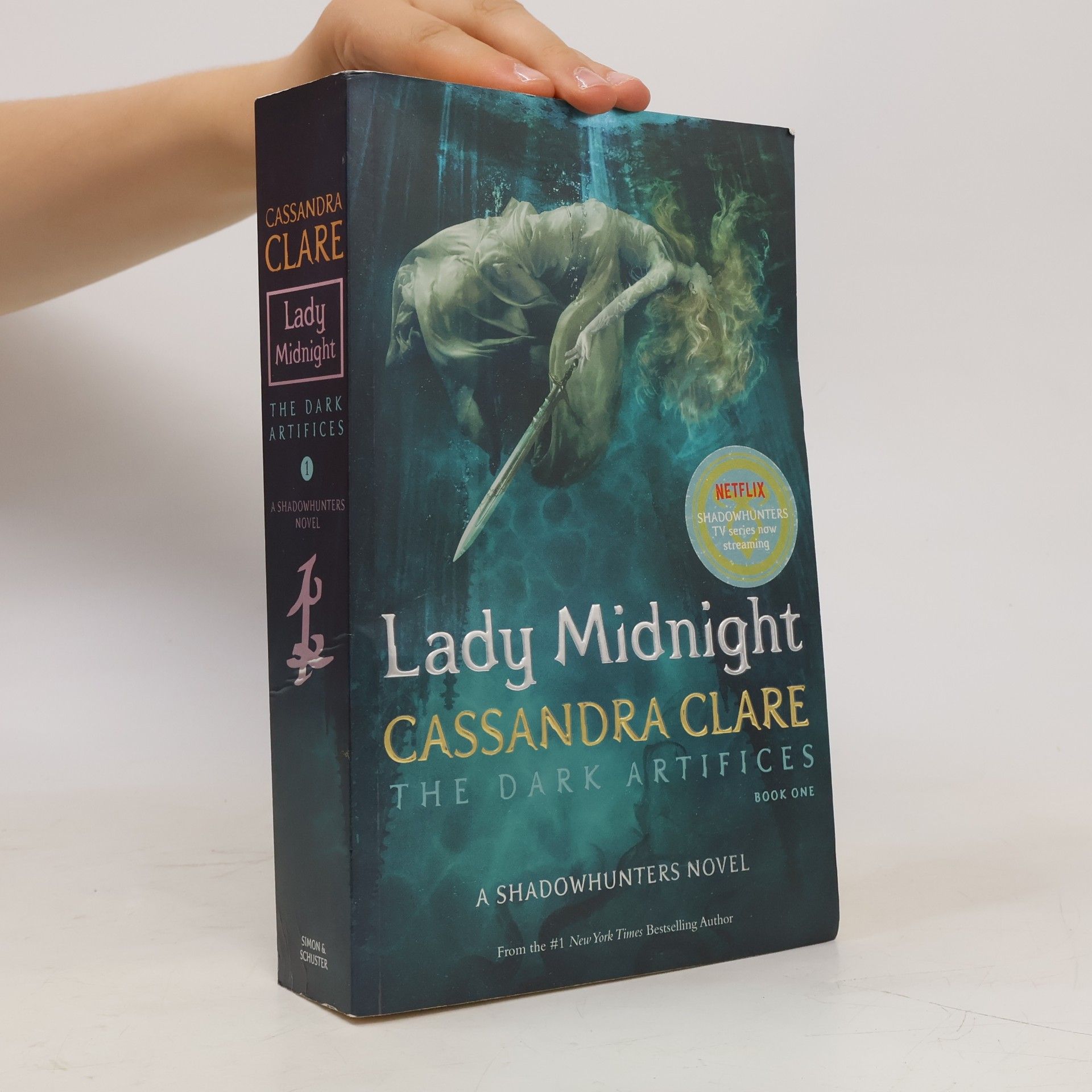 Cassandra Clare Lady Midnight. The dark artifices. Book one.