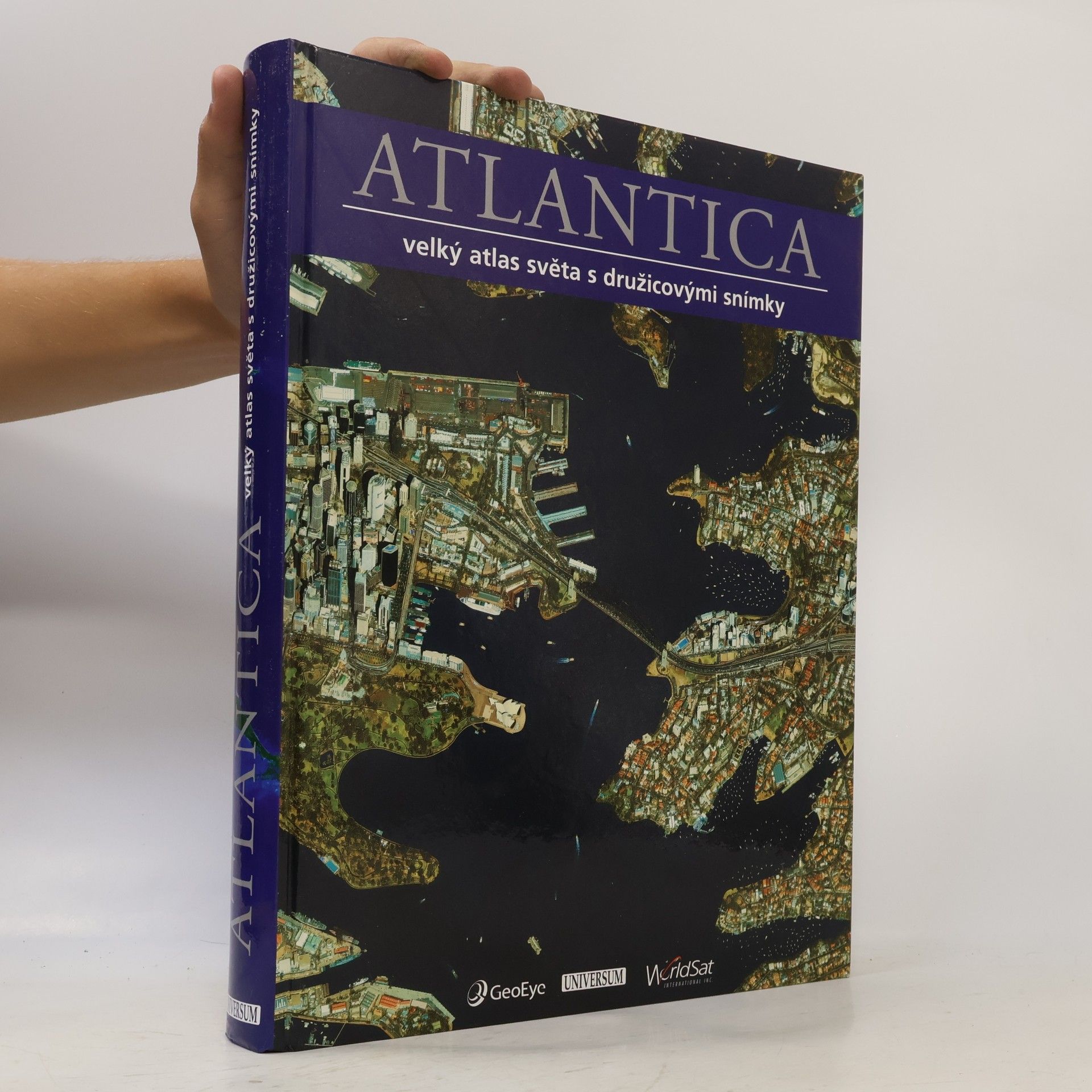 Irmgard Sigg Atlantica: Velký atlas světa s družicovými snímky