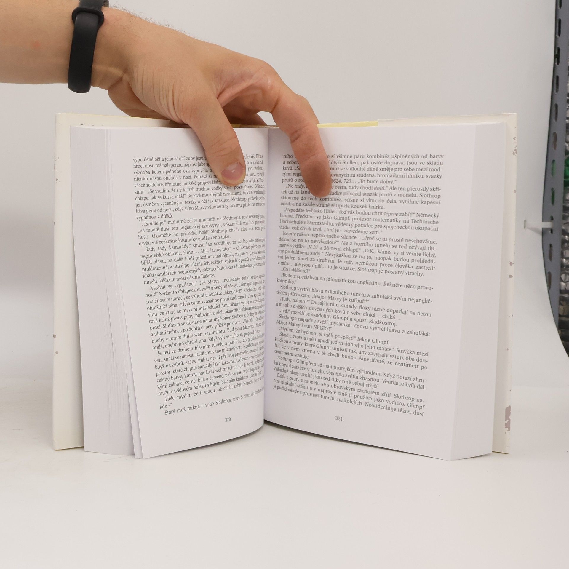 Thomas Pynchon Duha gravitace