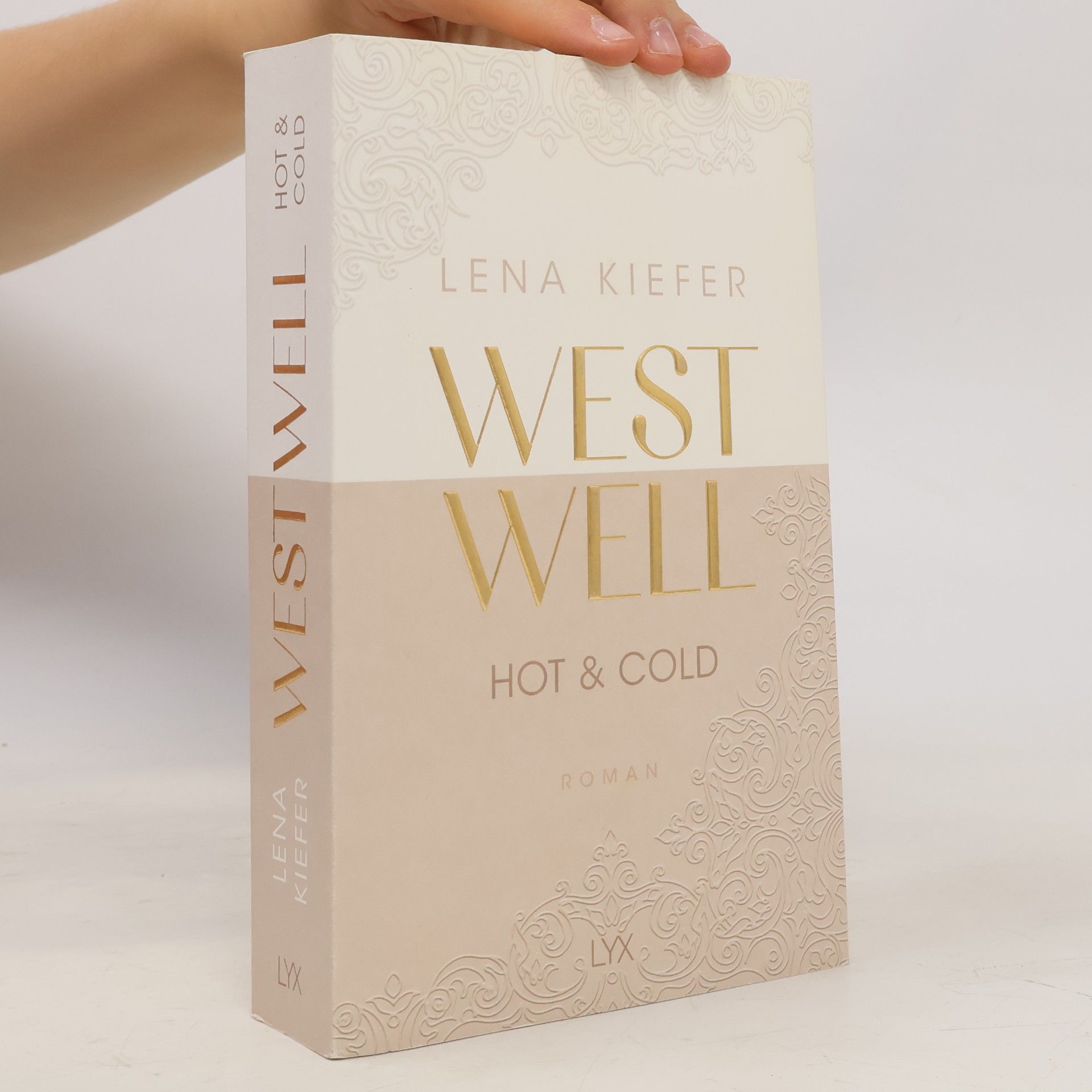 Lena Kiefer Westwell - Hot & Cold