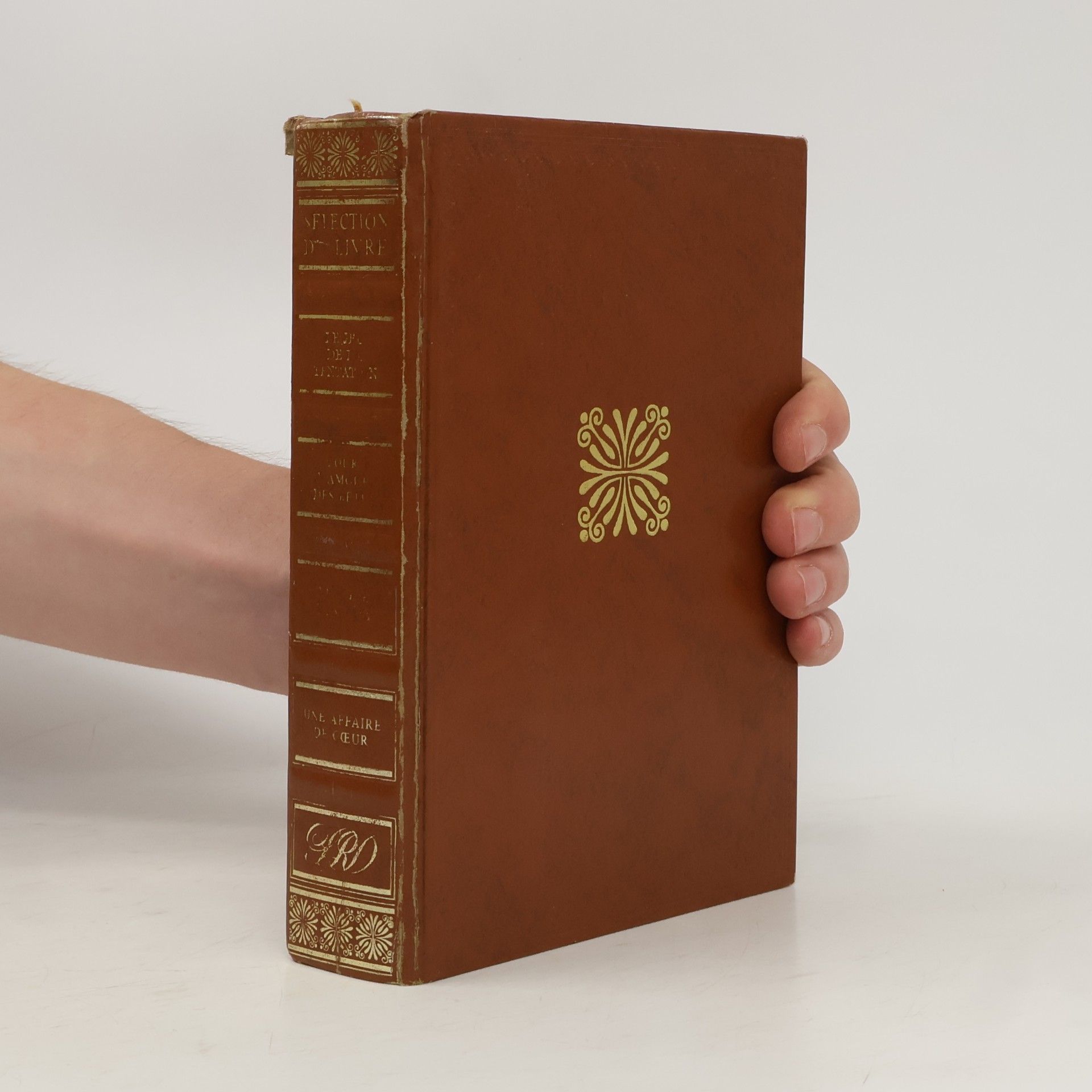Sélection du livre: Le jeu de la tentation. Pour l'amour des bêtes. Le code Rebecca. Une affaire de cœur