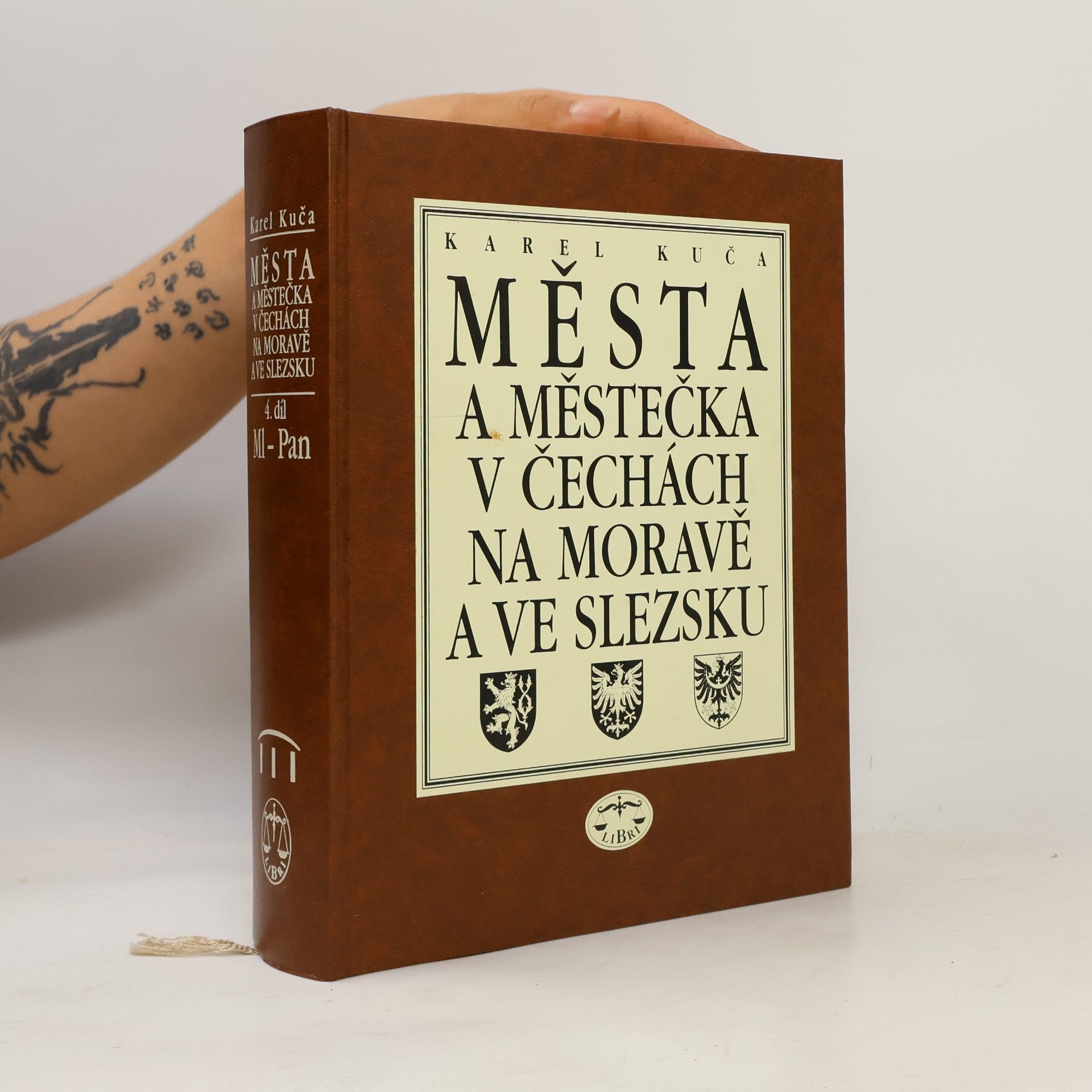 Karel Kuča Města a městečka v Čechách, na Moravě a ve Slezsku. IV. díl Ml-Pan