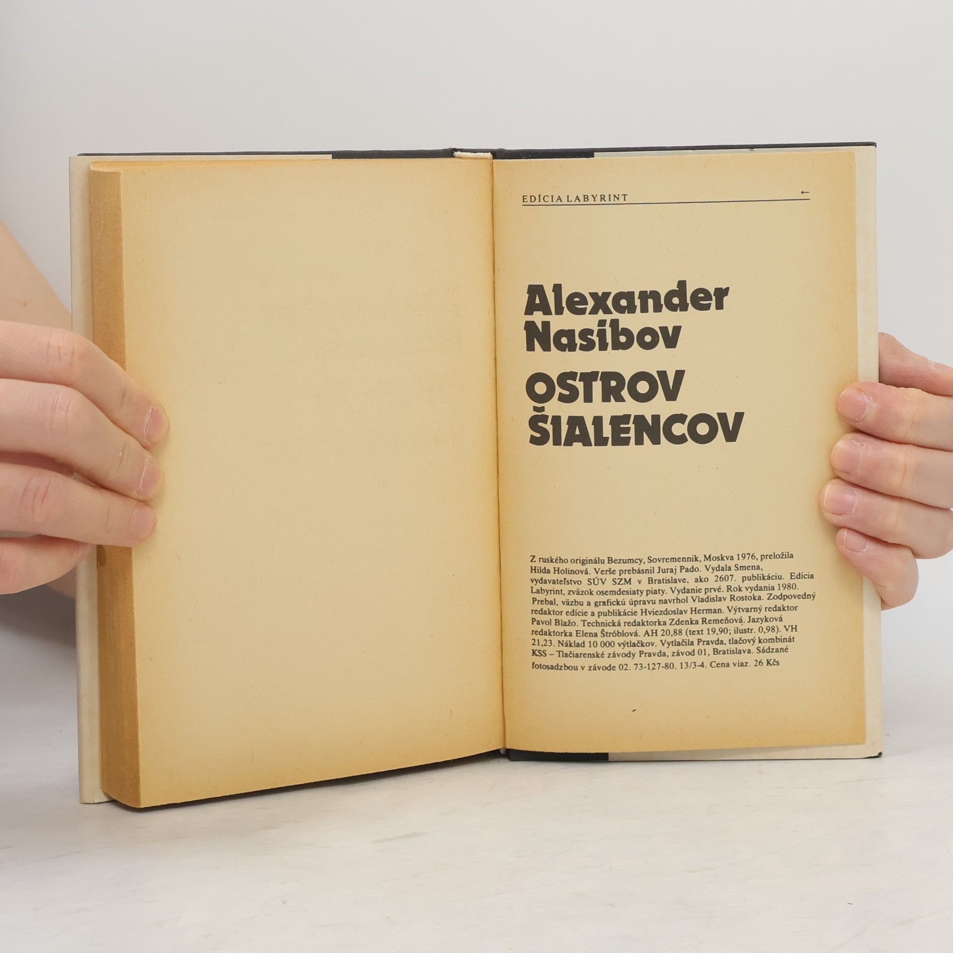 Aleksandr Ašotovič Nasibov Ostrov šialencov