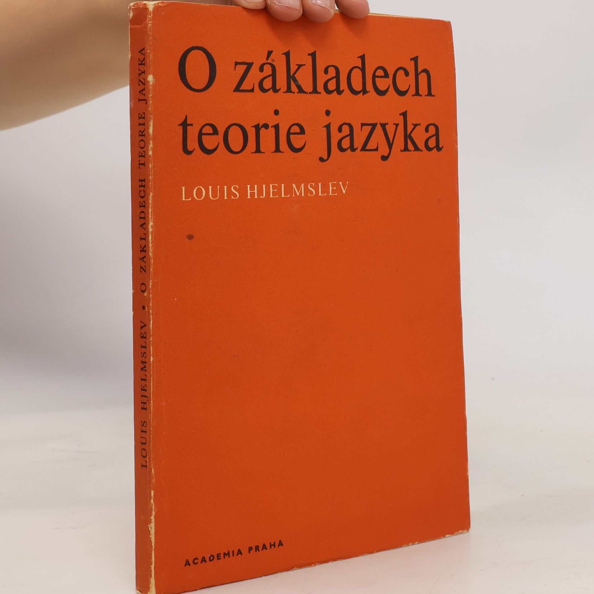 O základech teorie jazyka