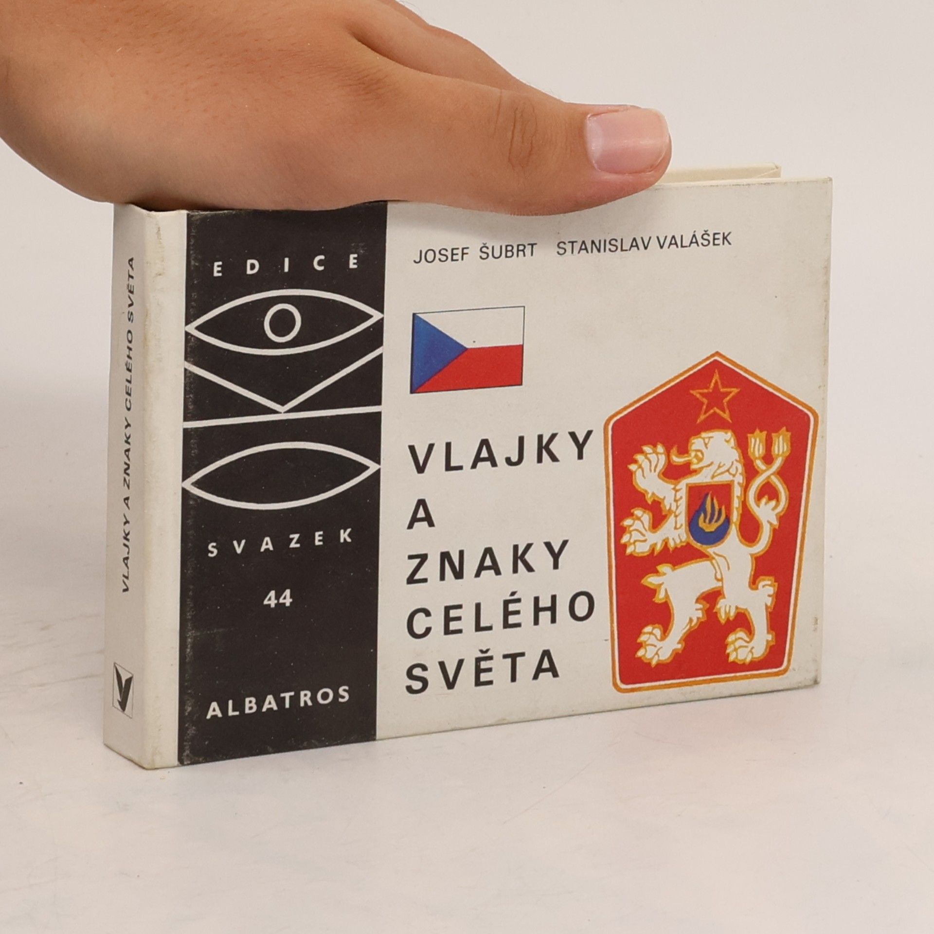 Stanislav Valášek Vlajky a znaky celého světa