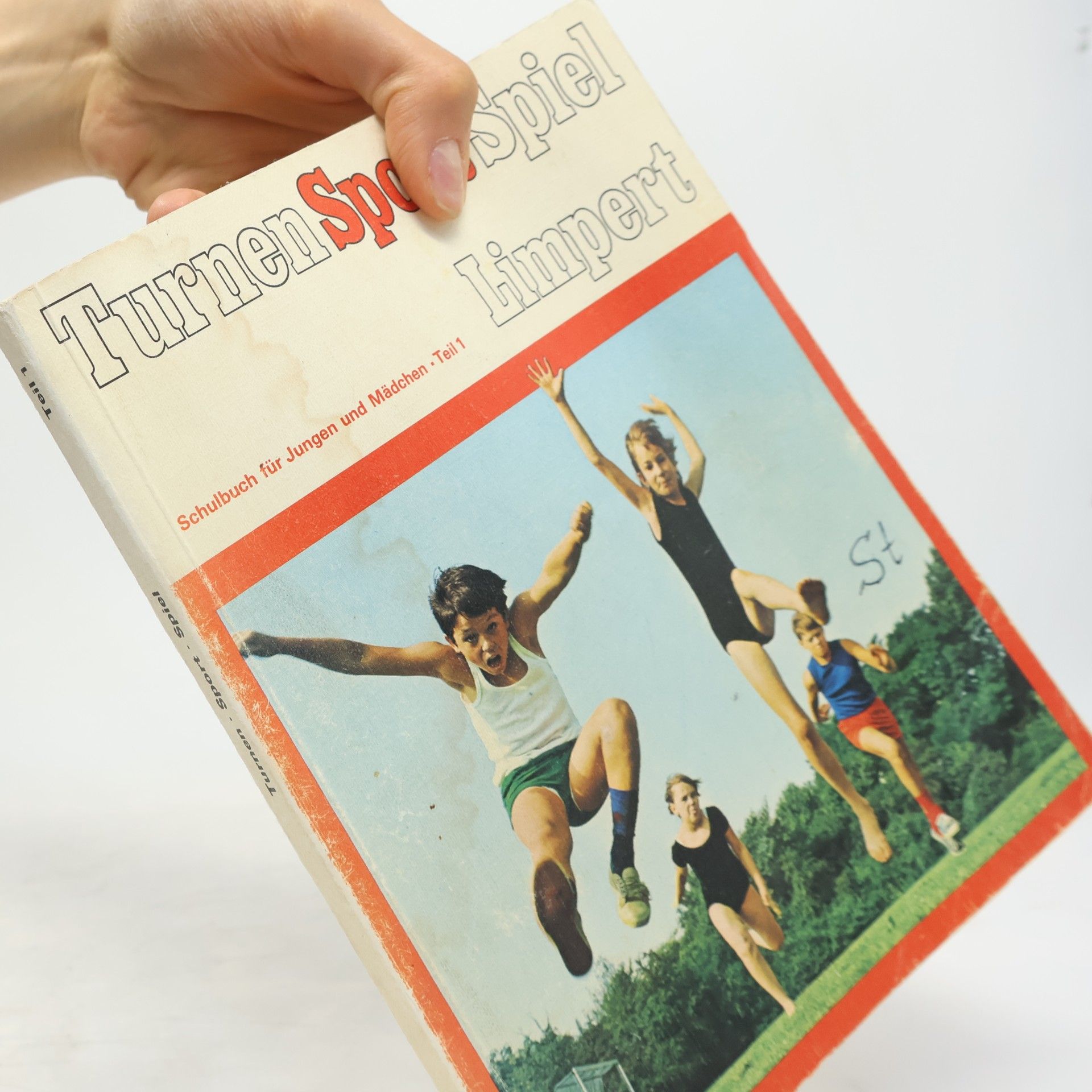 Collectif d'auteurs Turnen Sport Spiel: Schulbuch für Jungen und Mädchen - Teil 1