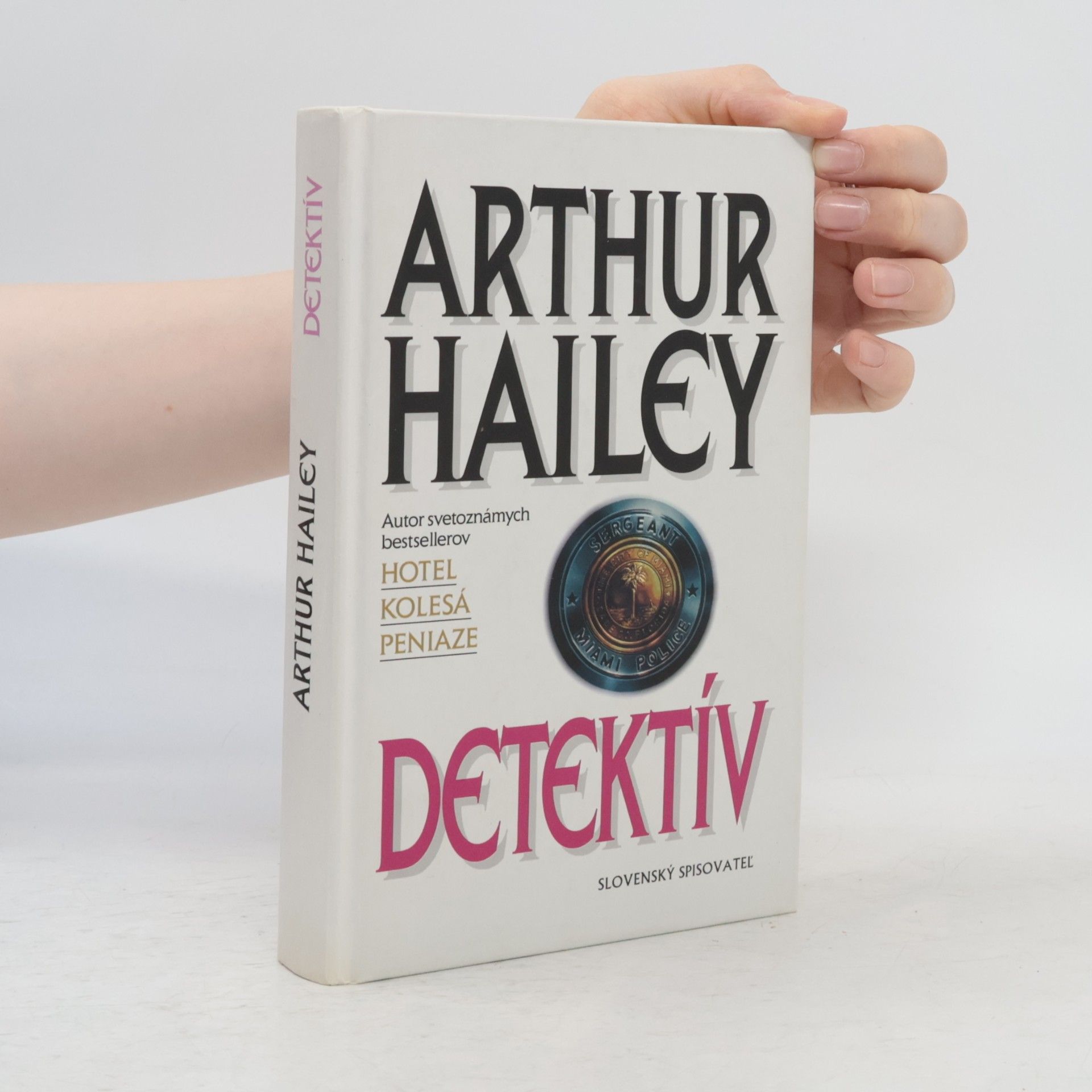 Arthur Hailey Detektív