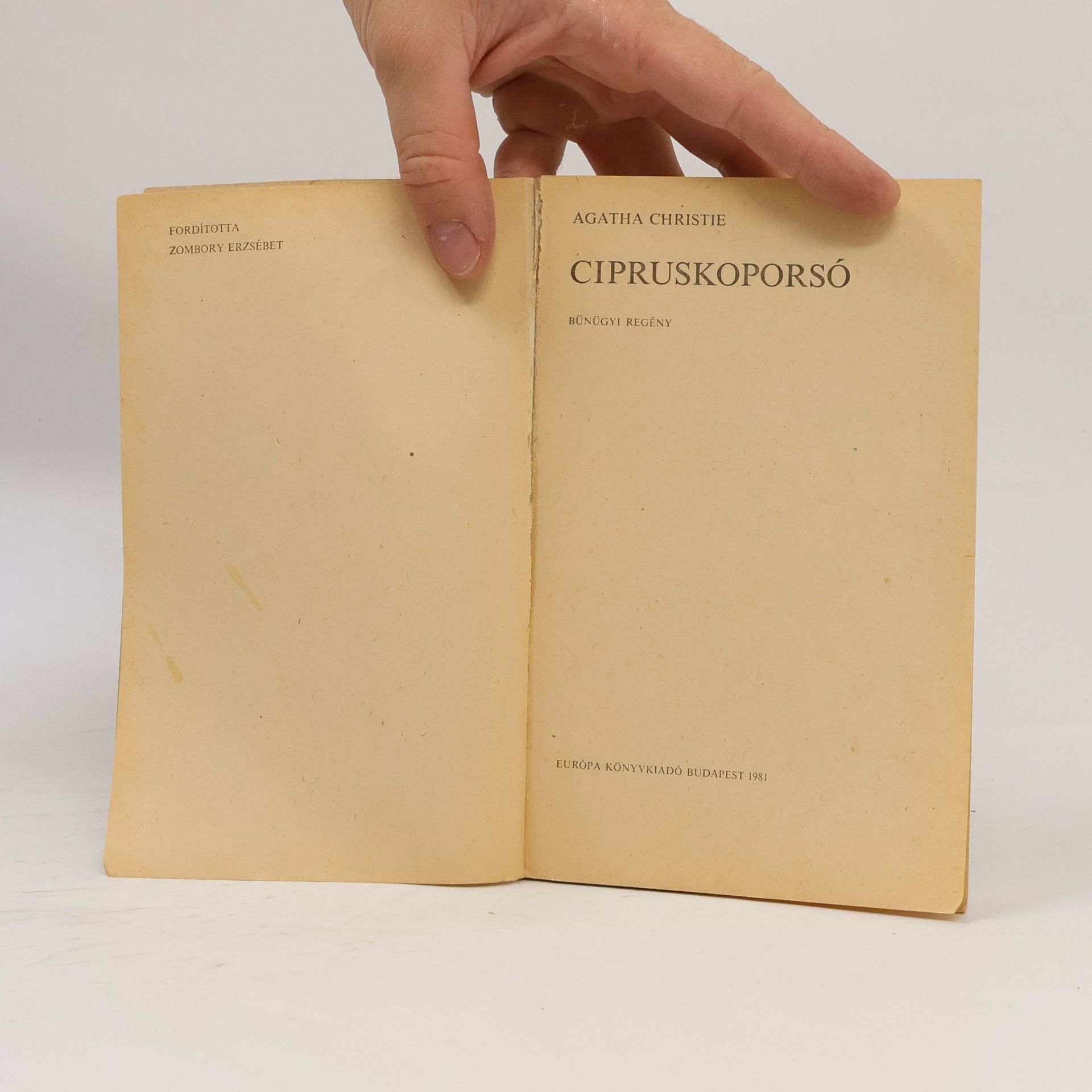 Agatha Christie Cipruskoporsó