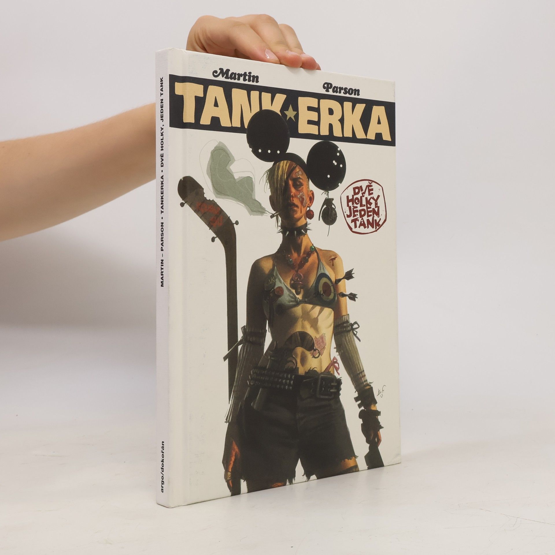 Kristýna Somerová Tankerka. Dvě holky, jeden tank