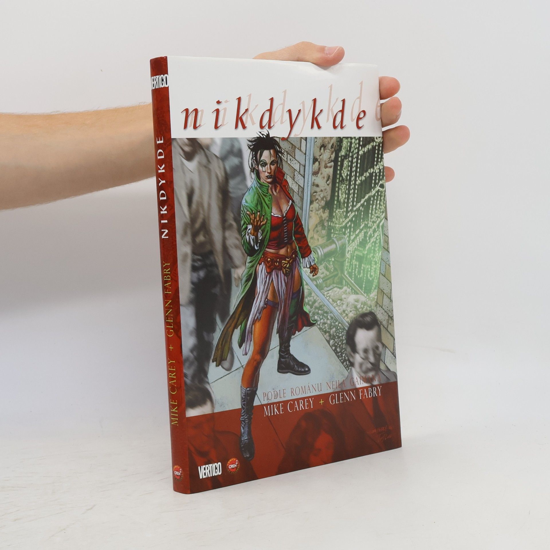 M. R. Carey Nikdykde