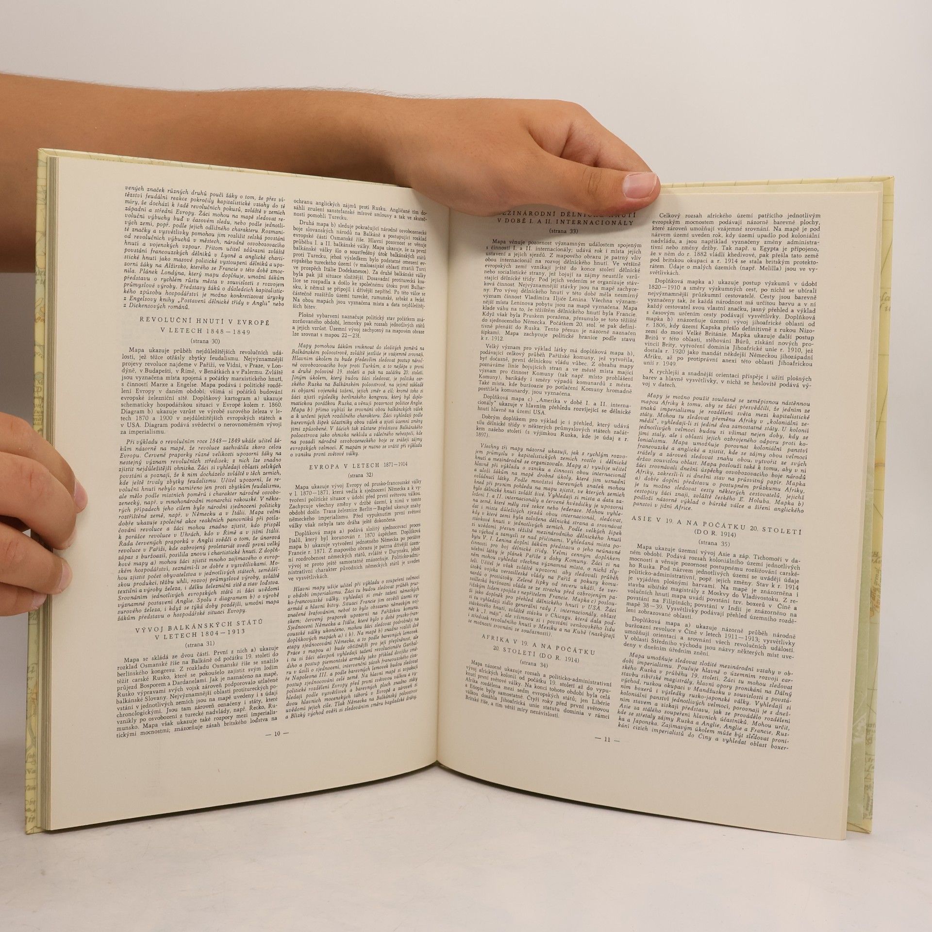Autorenkollektiv Školní atlas světových dějin