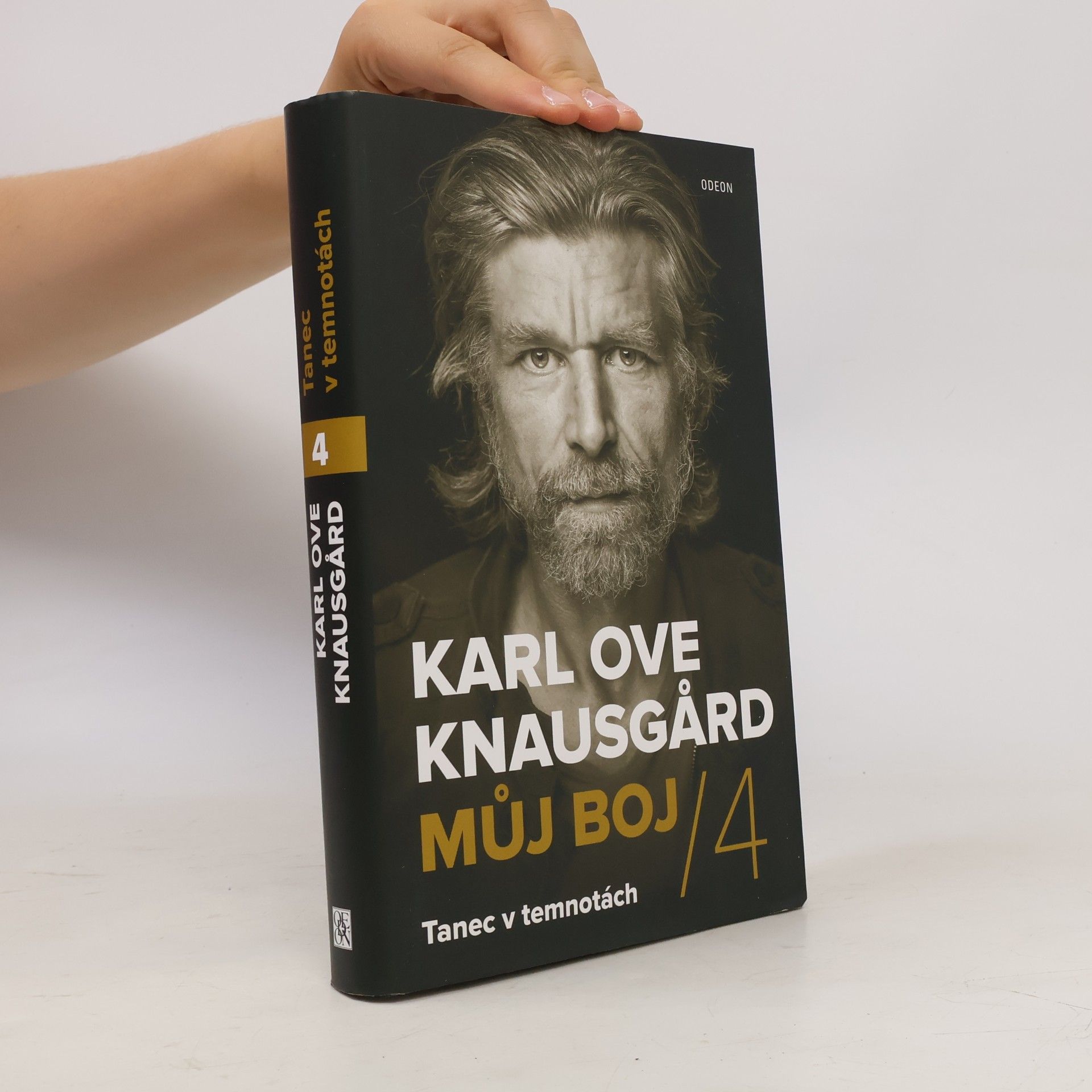 Karl Ove Knausgaard Můj boj. 4, Tanec v temnotách