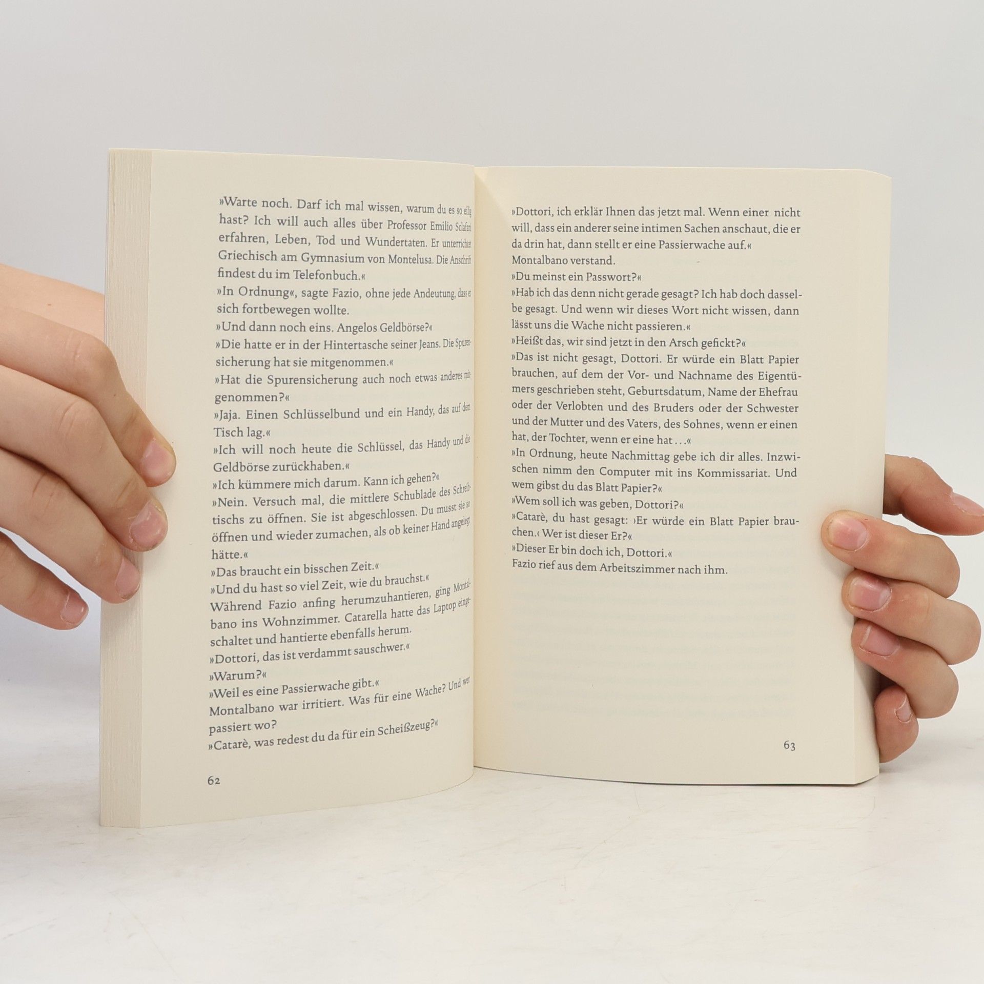 Andrea Camilleri Die dunkle Wahrheit des Mondes