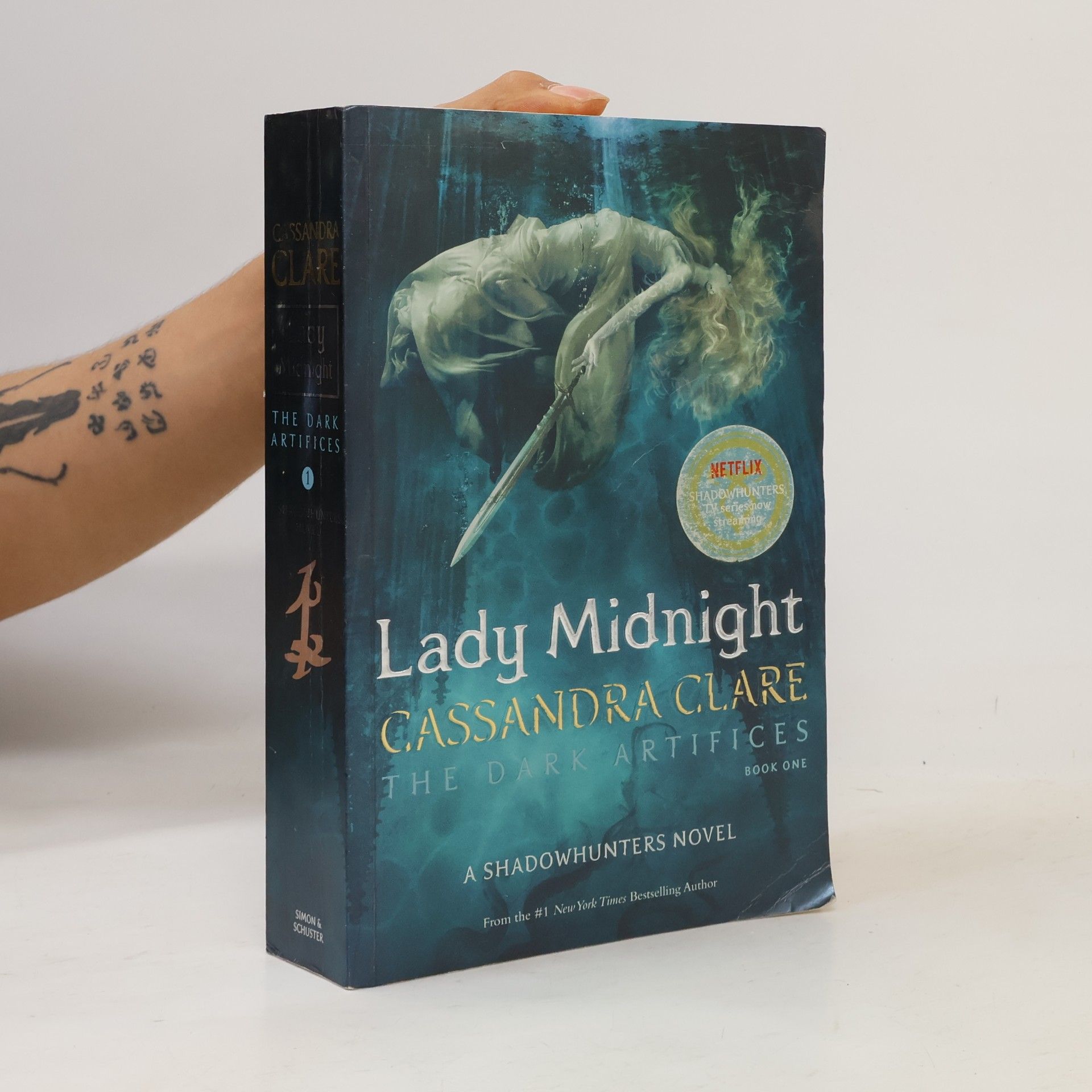 Cassandra Clare Lady Midnight. The dark artifices. Book one.