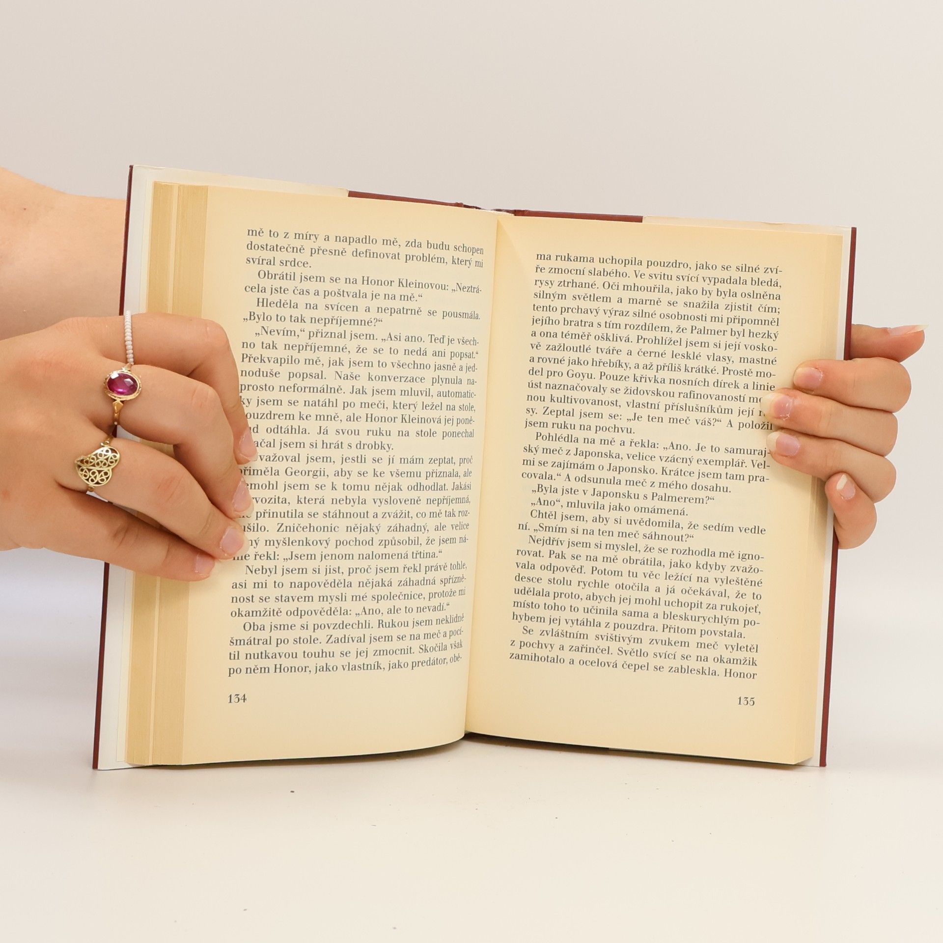 Iris Murdoch Uťatá hlava