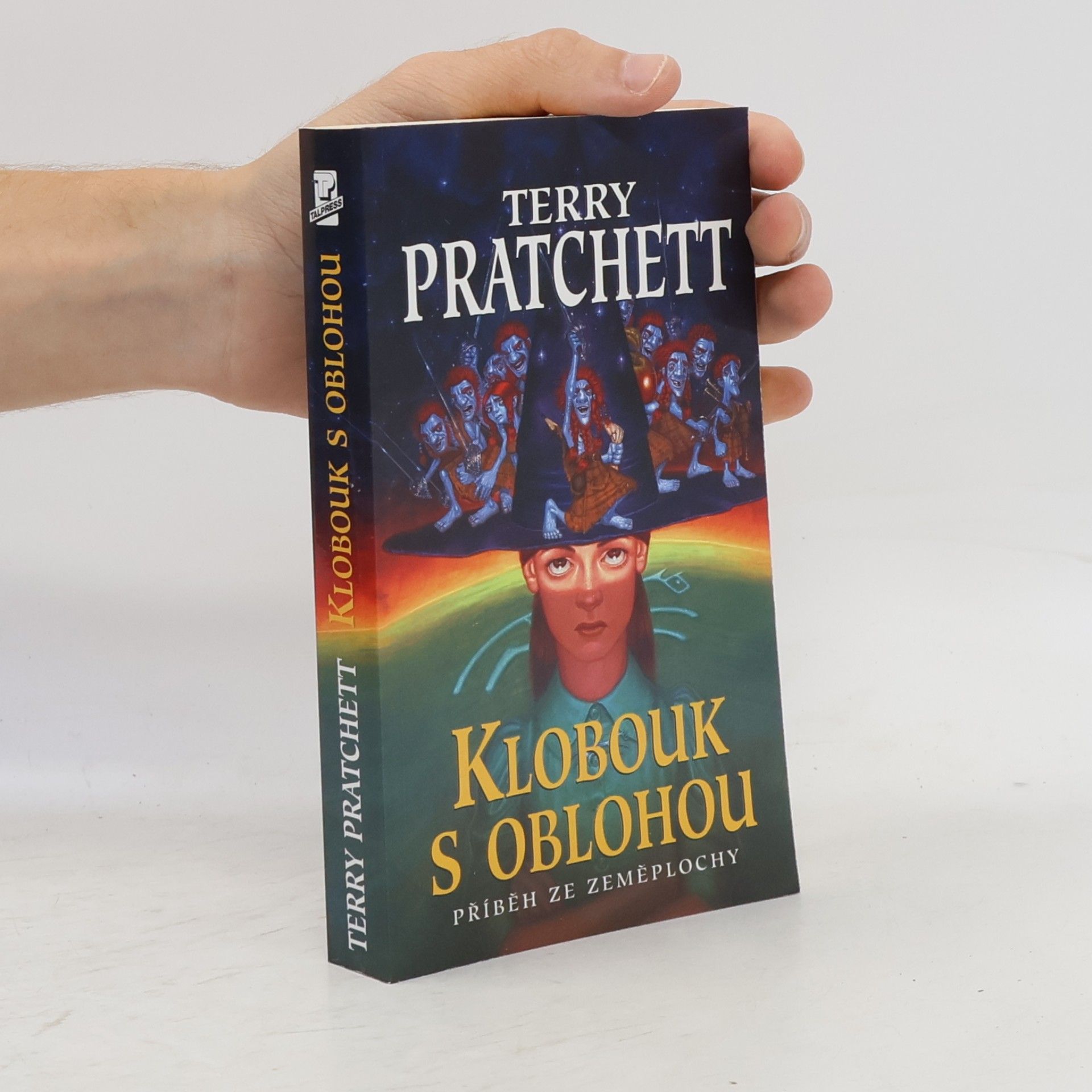 Terry Pratchett Klobouk s oblohou