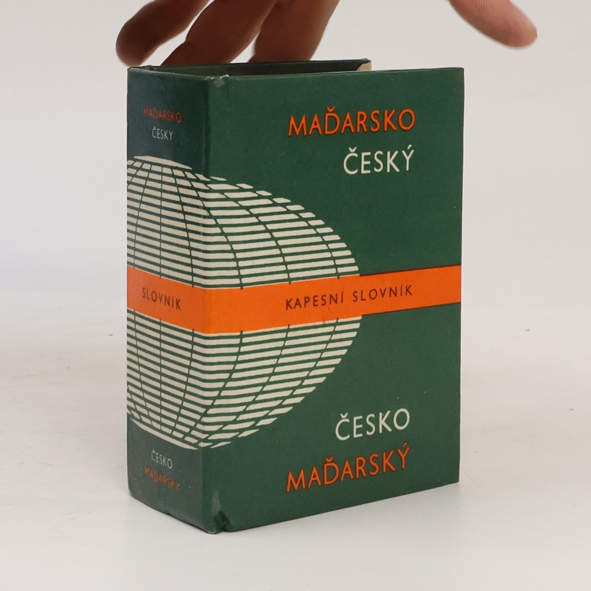 L. Hradský Maďarsko-český, česko-maďarský kapesní slovník