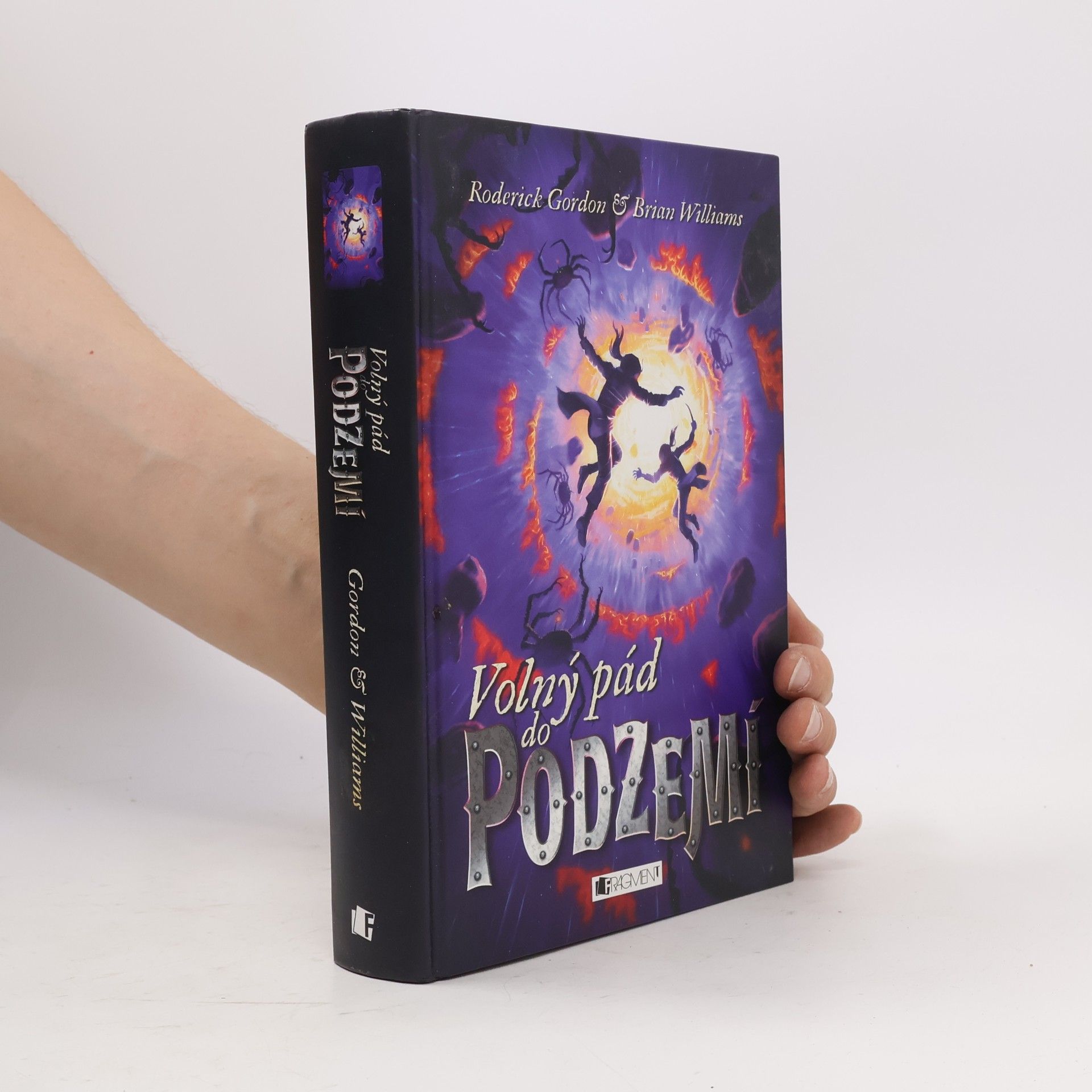 Roderick Gordon Volný pád do Podzemí