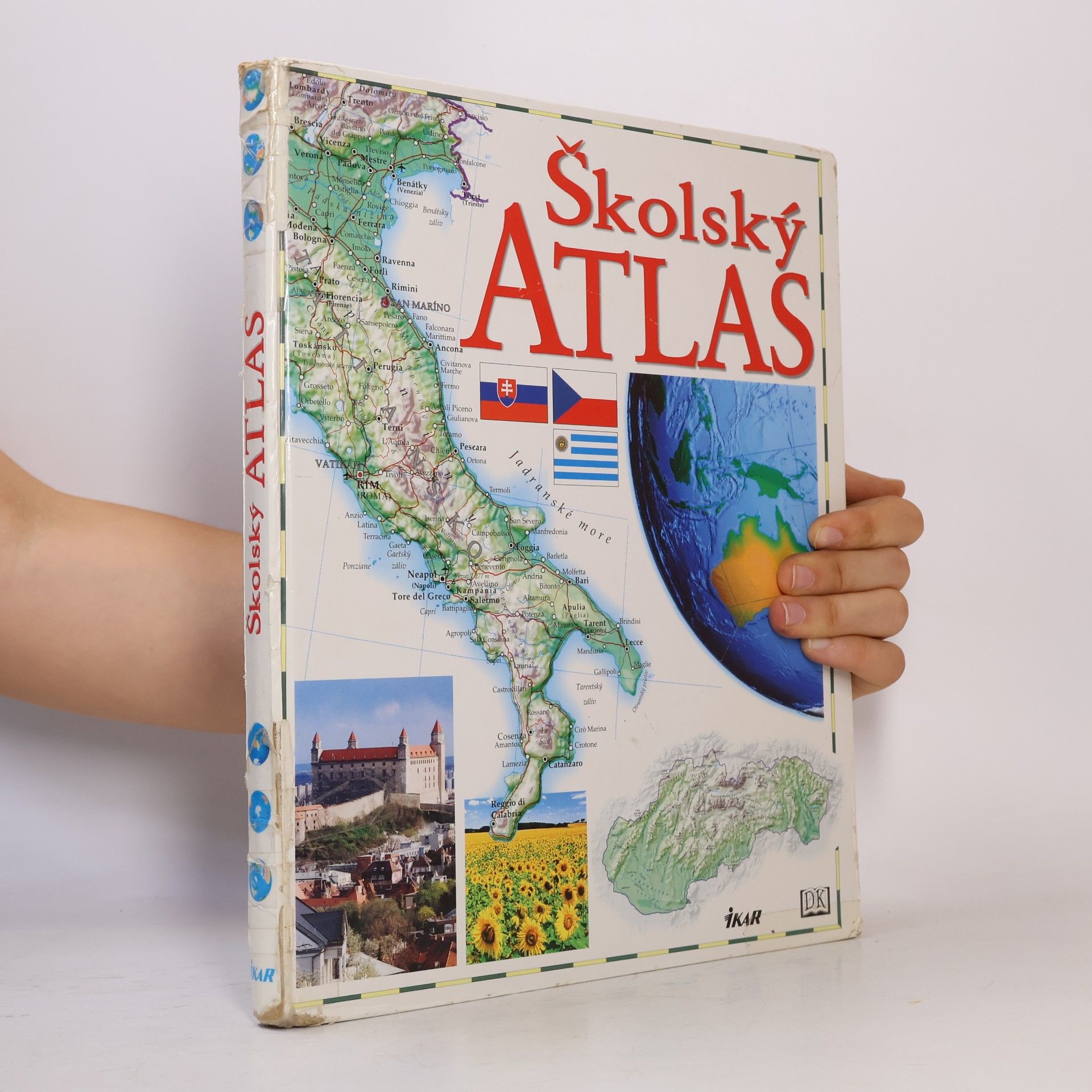 Autorenkollektiv Školský atlas