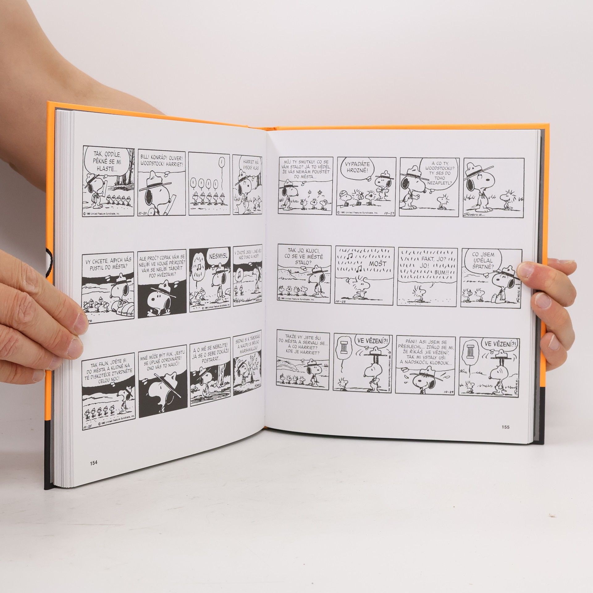 Charles M. Schulz V hlavní roli Snoopy. Vybrané stripy Peanuts. Z let 1958-1999
