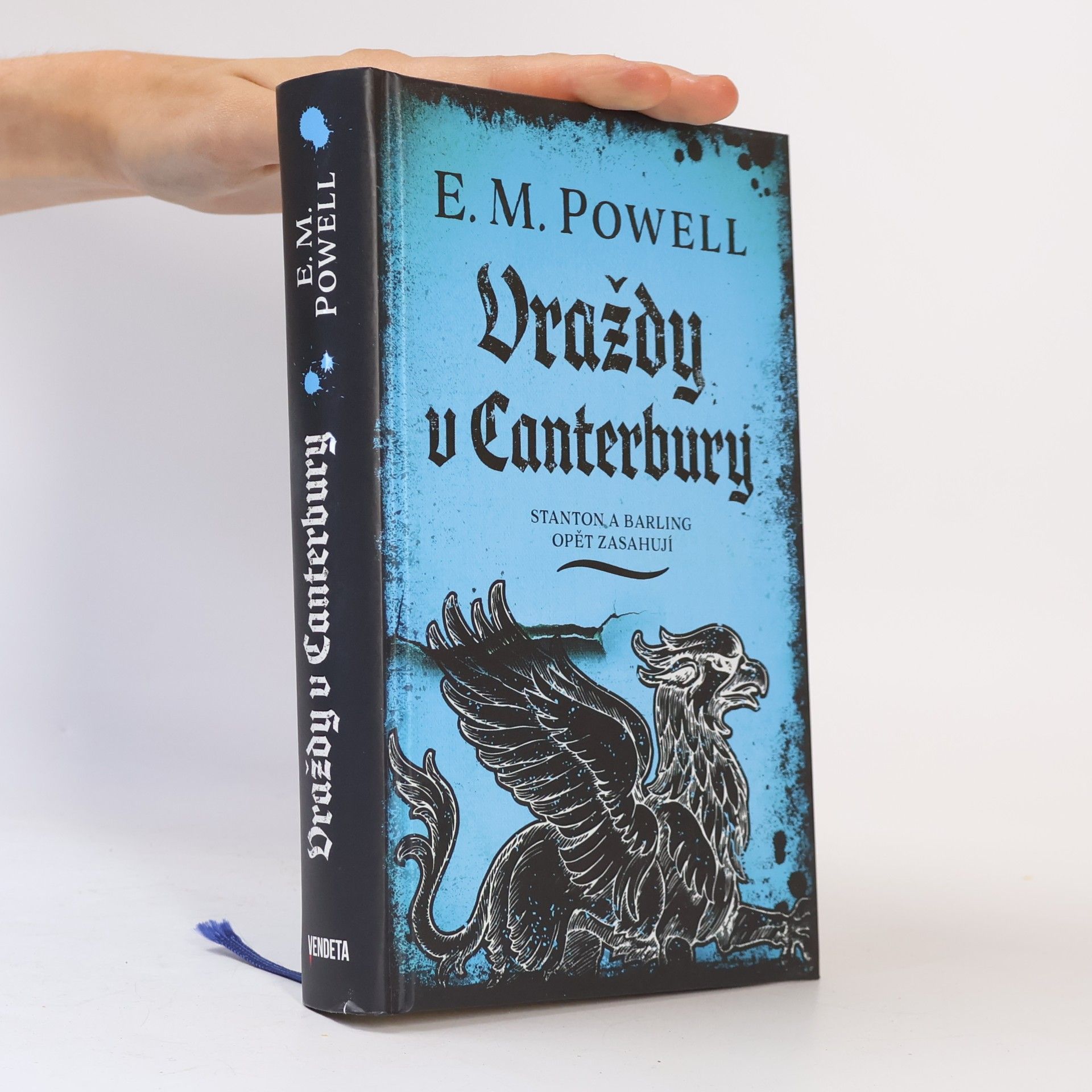 E. M. Powell Vraždy v Canterbury