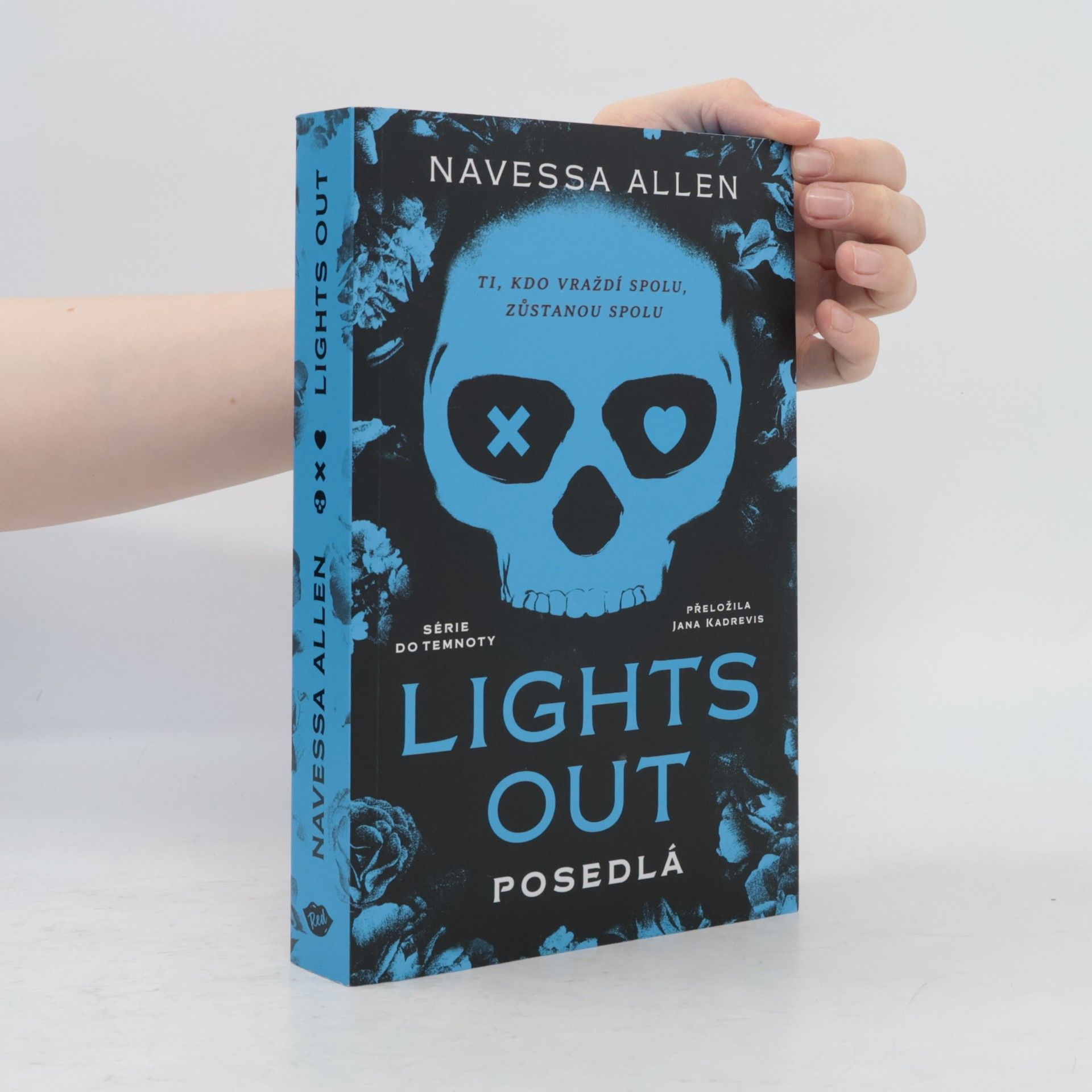 Navessa Allen Lights Out. Posedlá