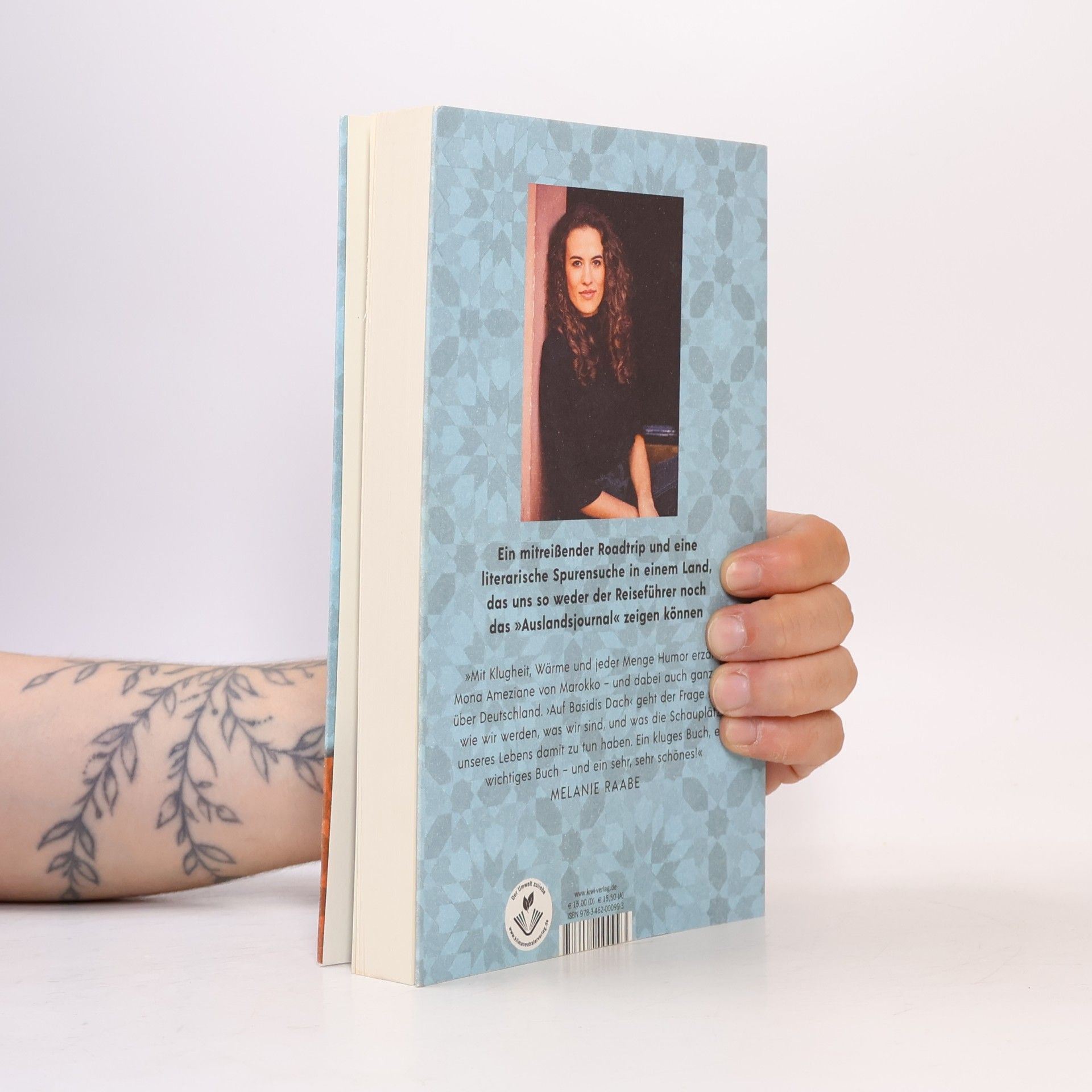 Mona Ameziane Auf Basidis Dach
