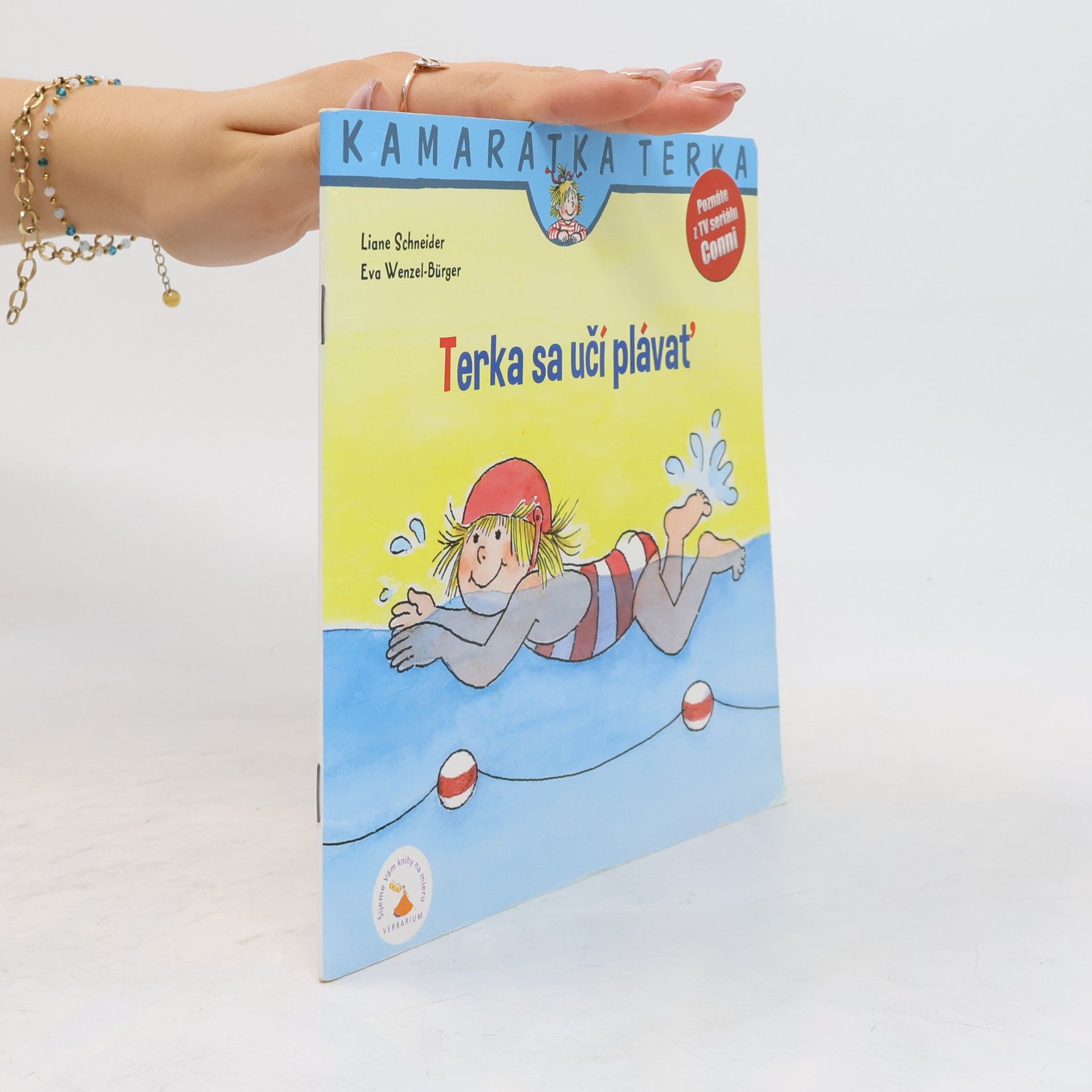 Liane Schneider Terka sa učí plávatʹ